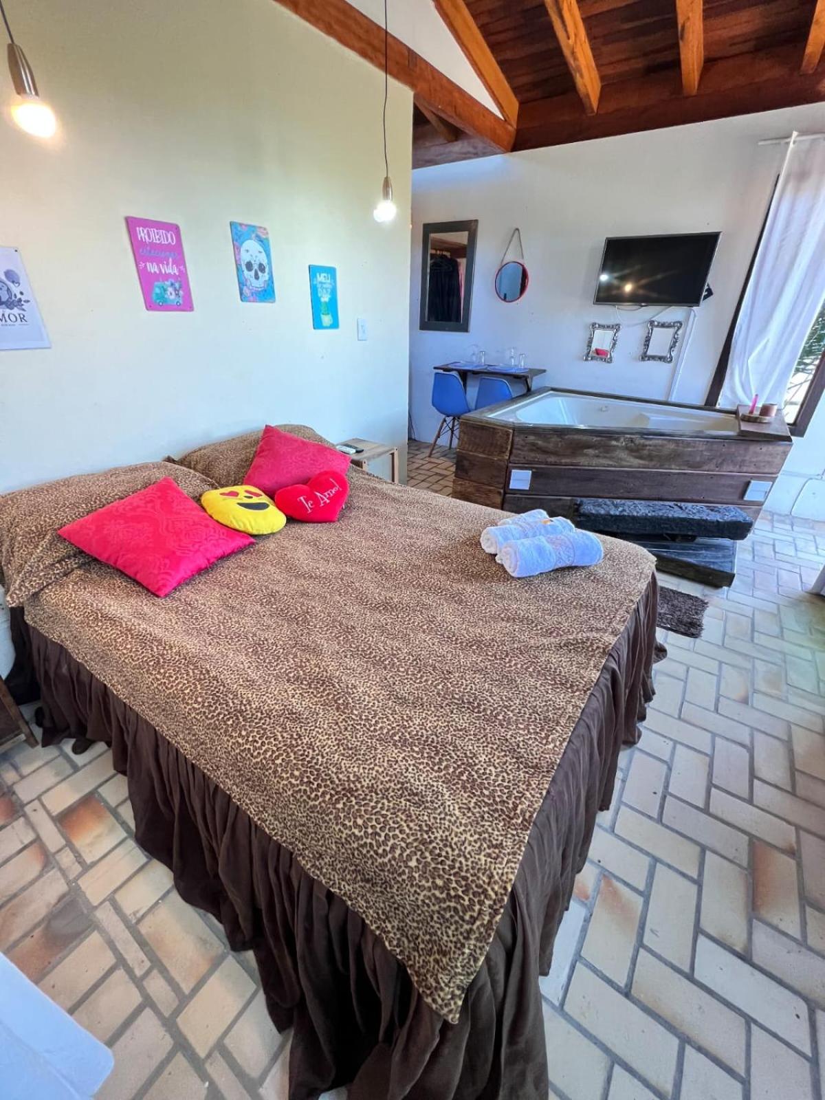 Suite with Hot Tub - Photo 19
