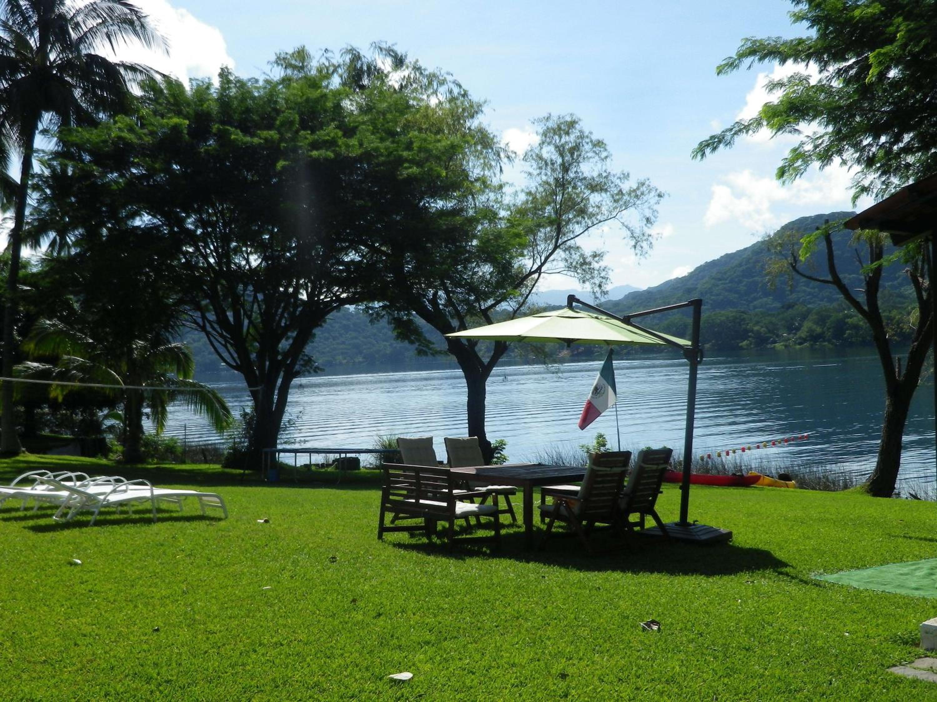 Three-Bedroom Villa - Photo 2
