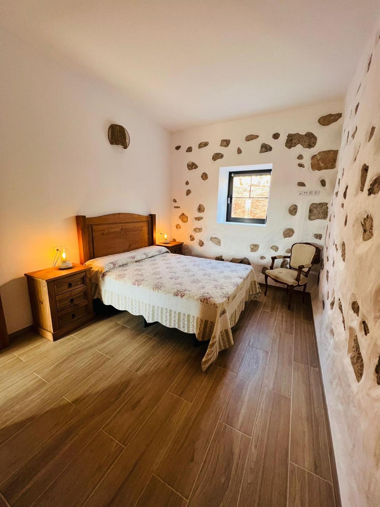 Three-Bedroom House photo 3