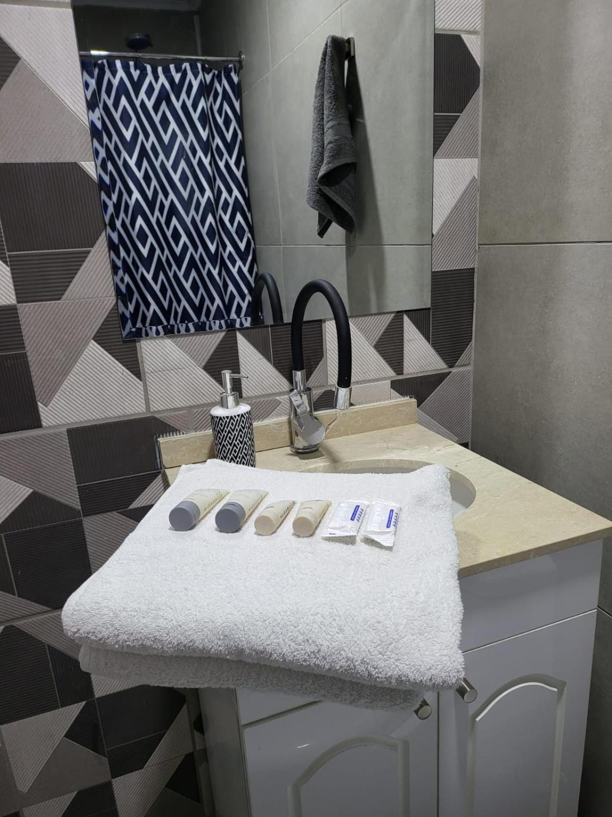 Double Room With Private Bathroom photo 2