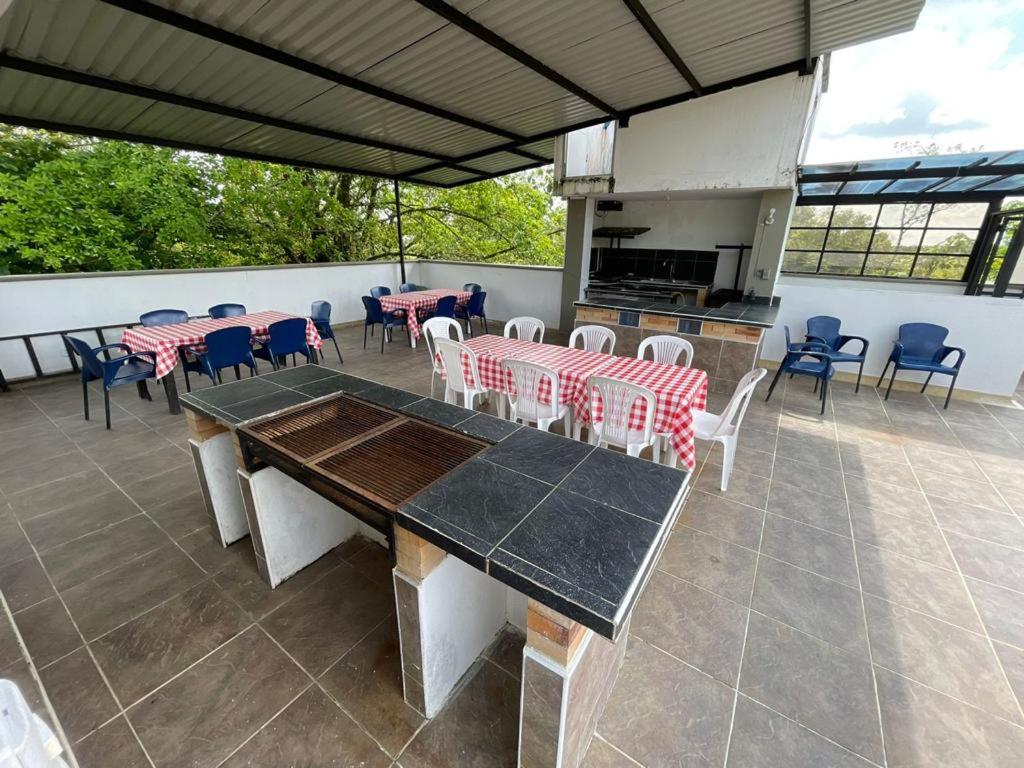 Seven-Bedroom House photo 1