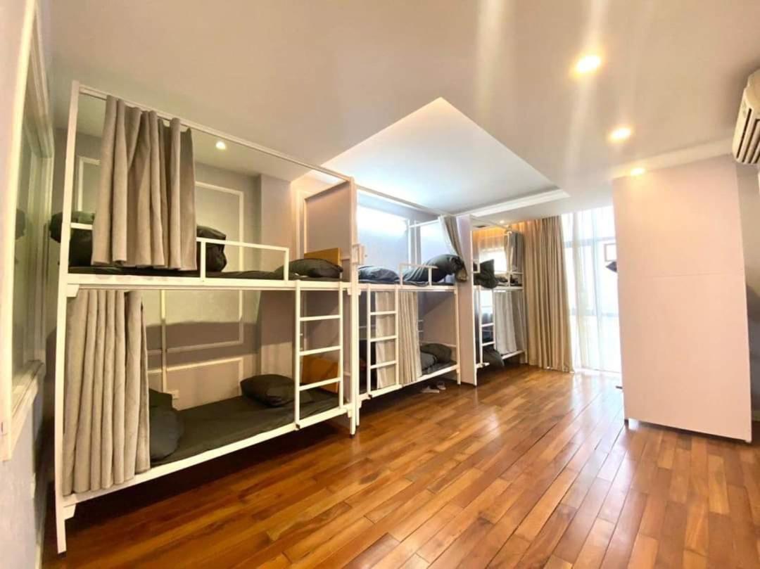 8-Bed Mixed Dormitory Room photo 1