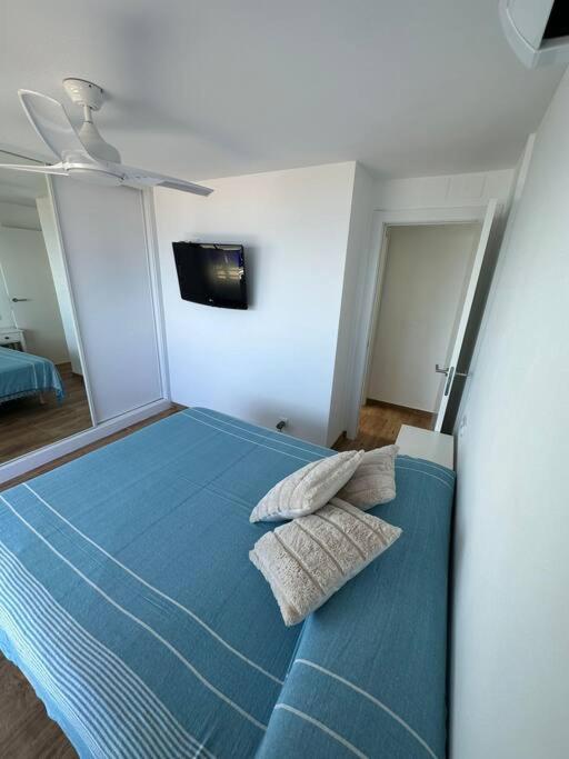 Three-Bedroom Apartment photo 2