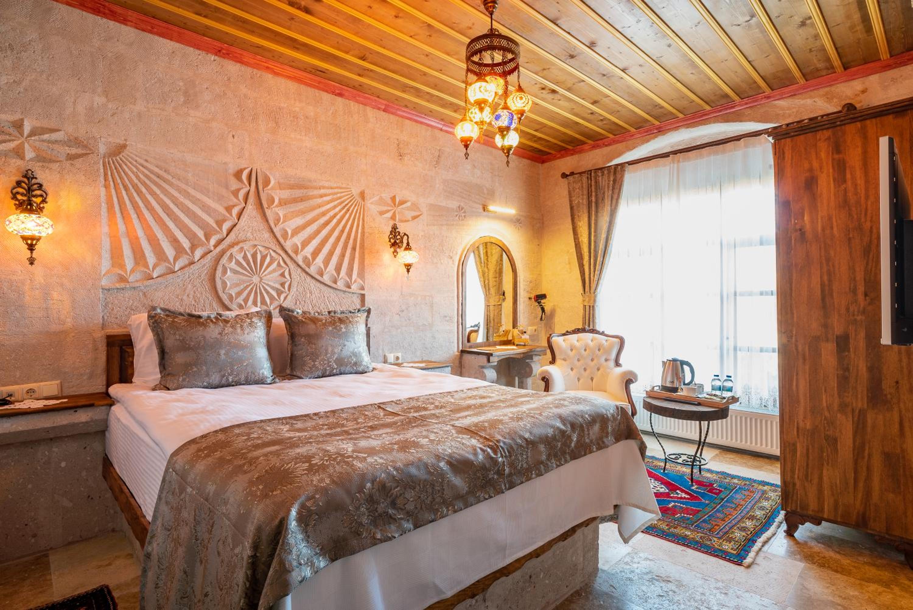 Deluxe Room - Photo 3