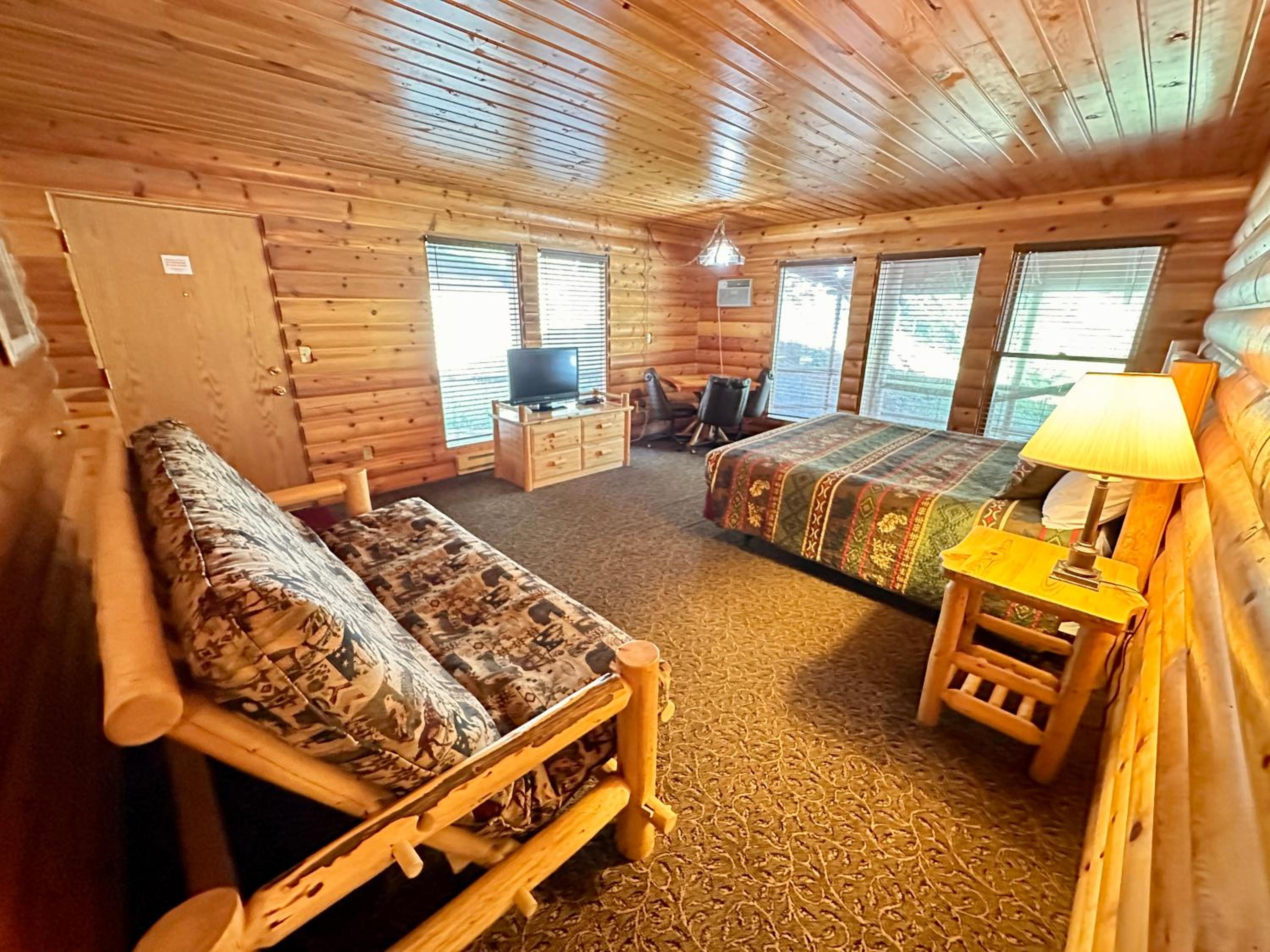 Deluxe King Room - Photo 3