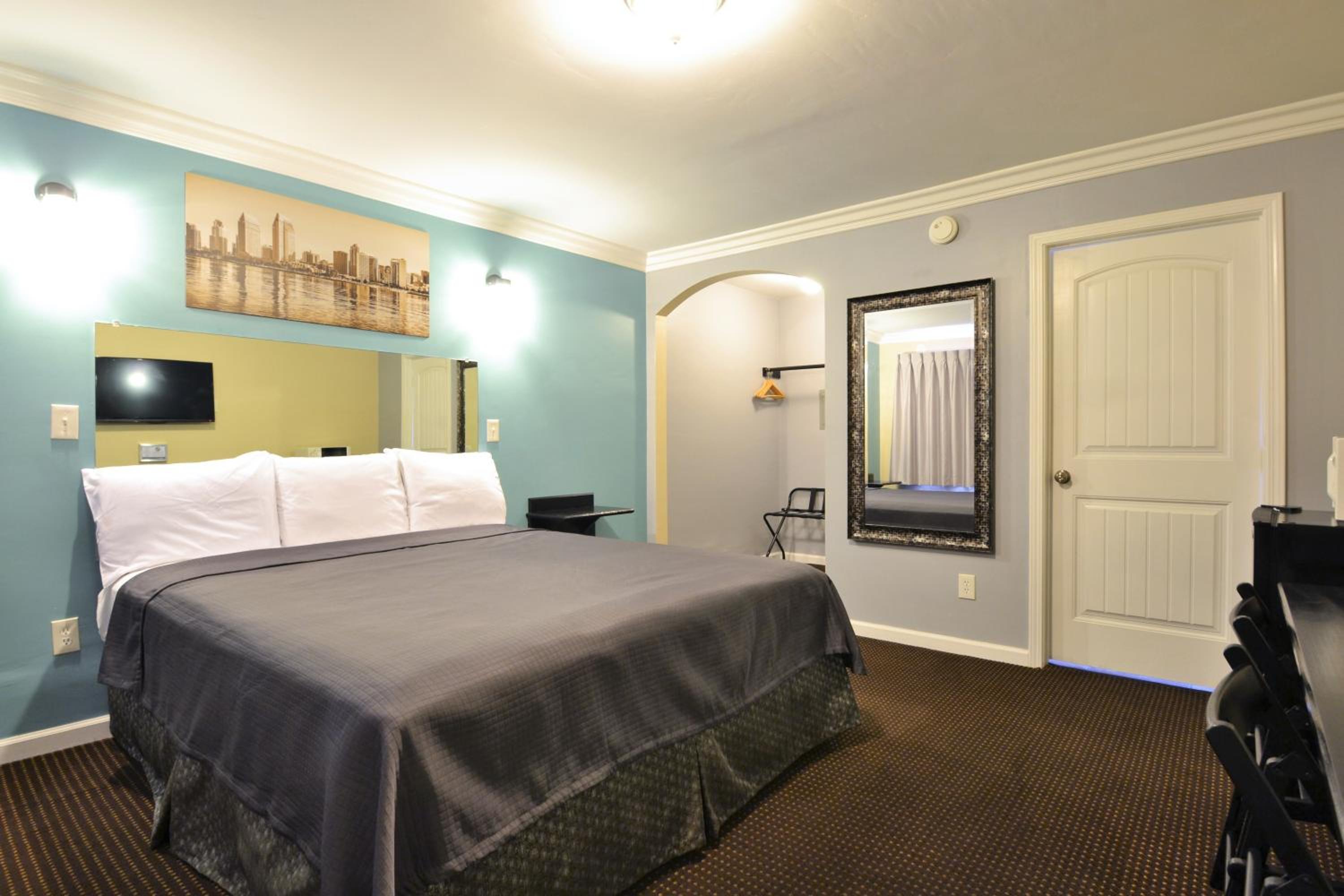 Deluxe King Room