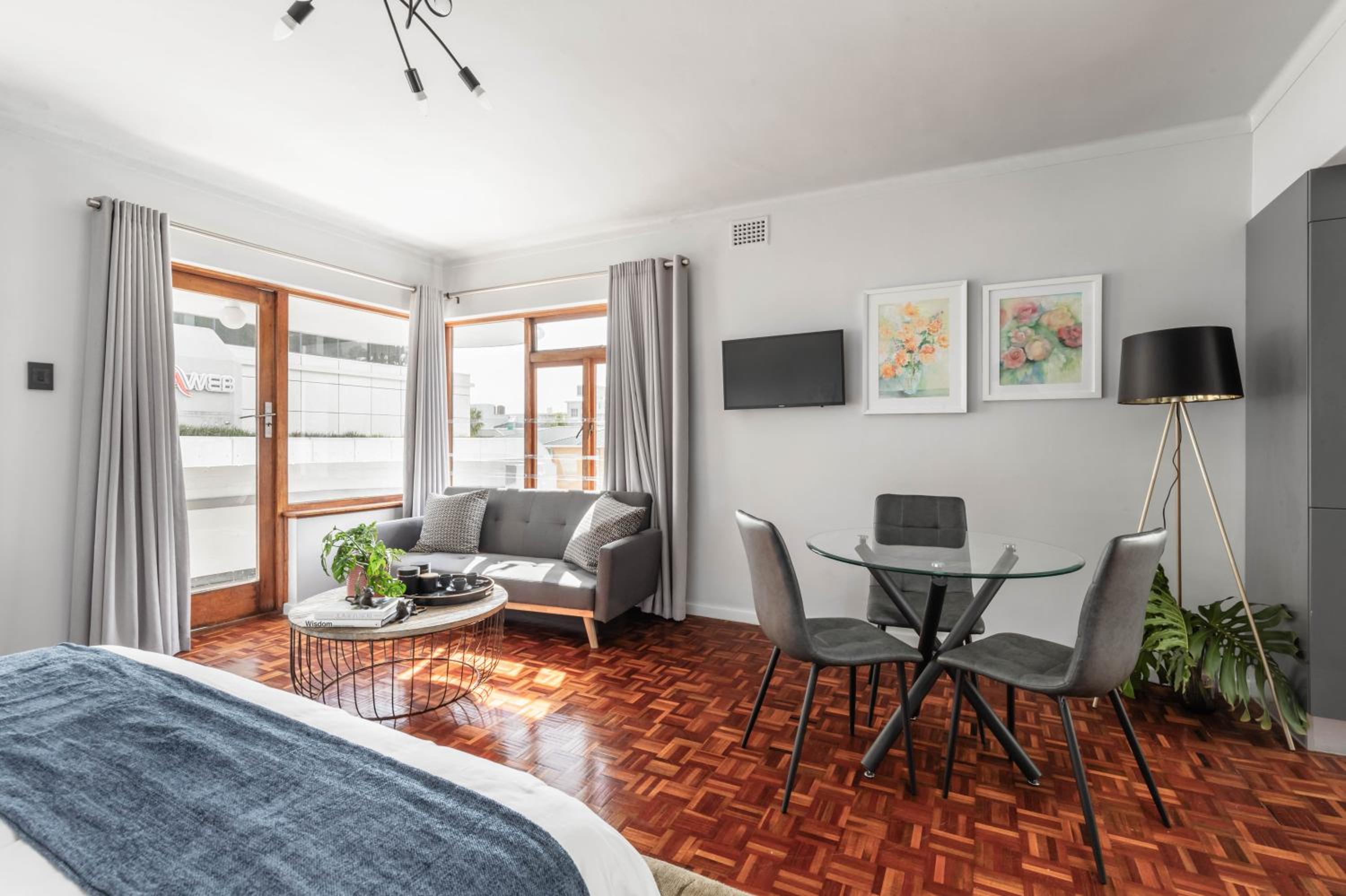 Triple Room with Balcony - Photo 4
