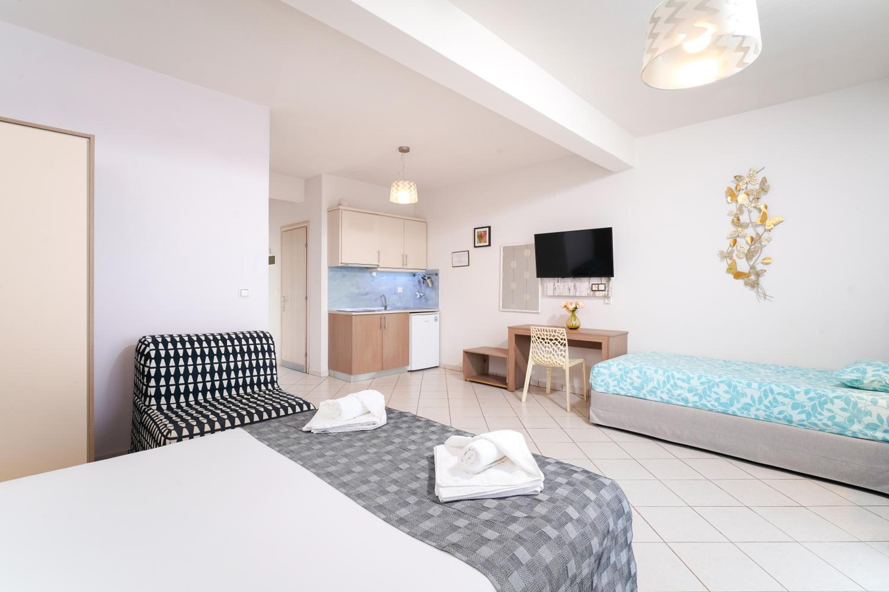 Superior Triple Room with Sea View photo 3