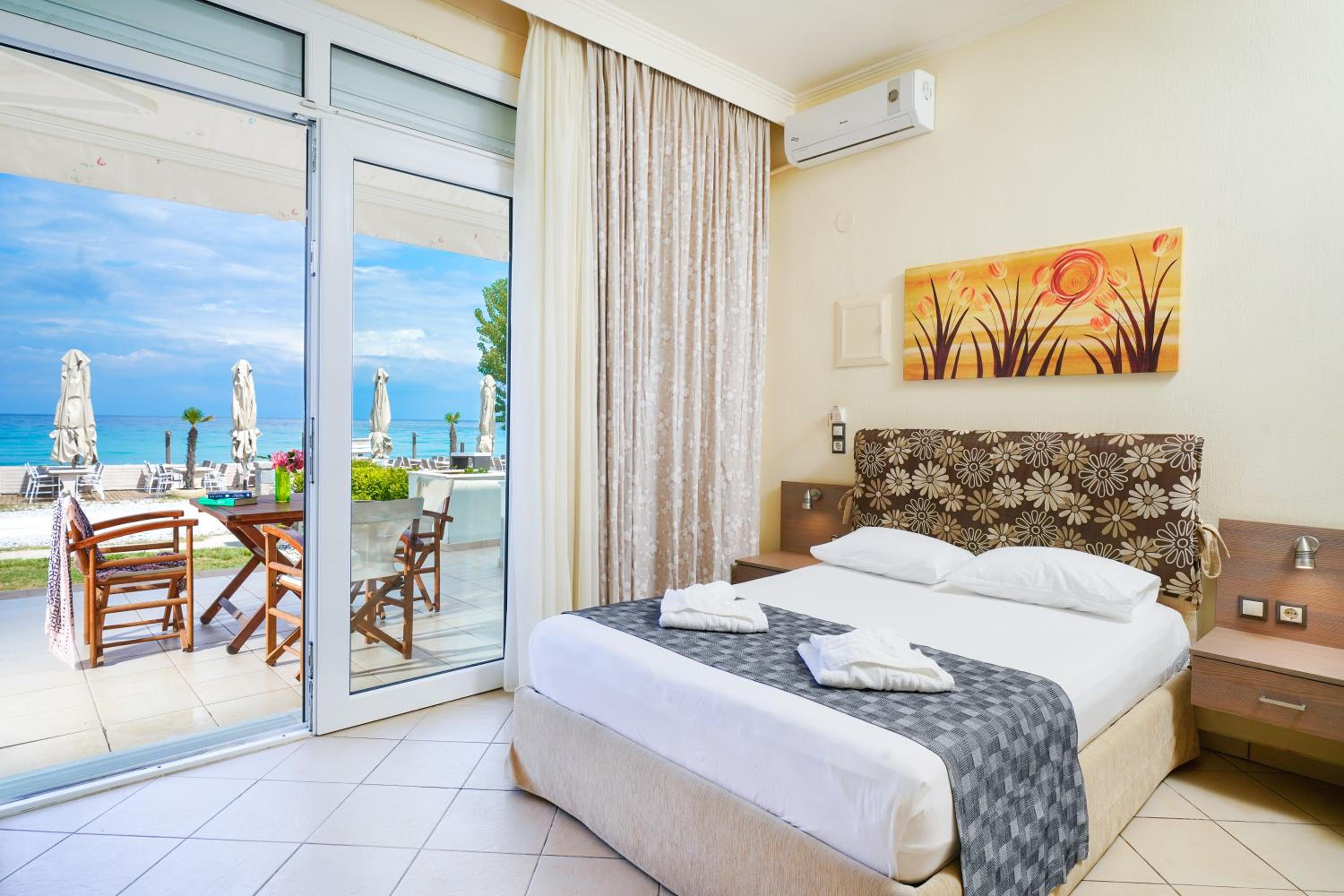 Superior Studio (3 Adults) with Sea View photo 1