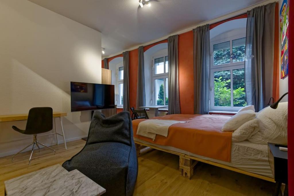 One-Bedroom Apartment photo 2