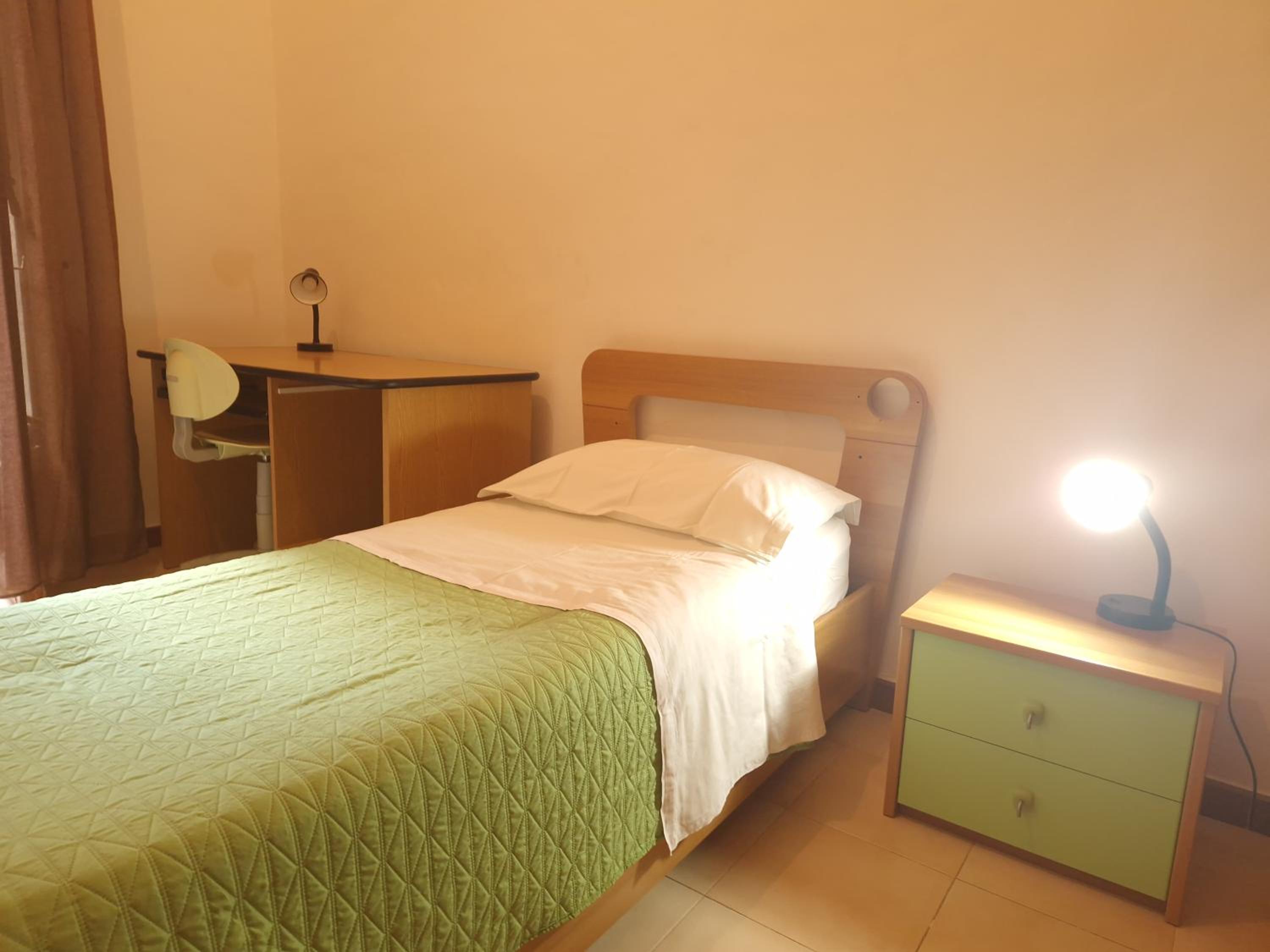 Single Room with Shared Bathroom