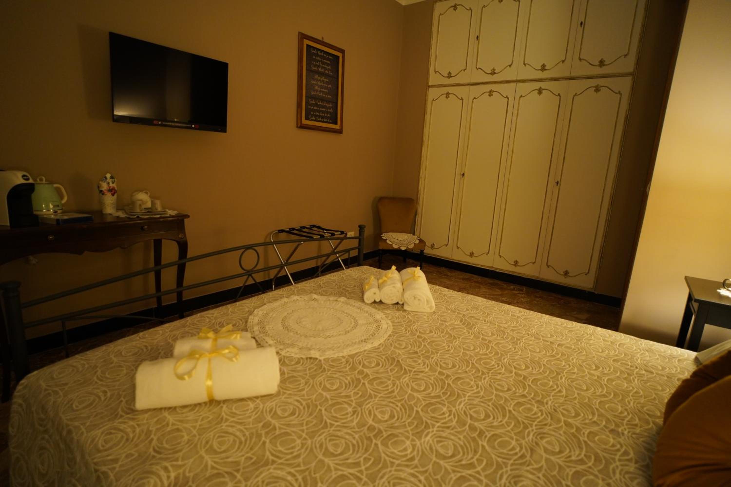 Double Room with Private External Bathroom