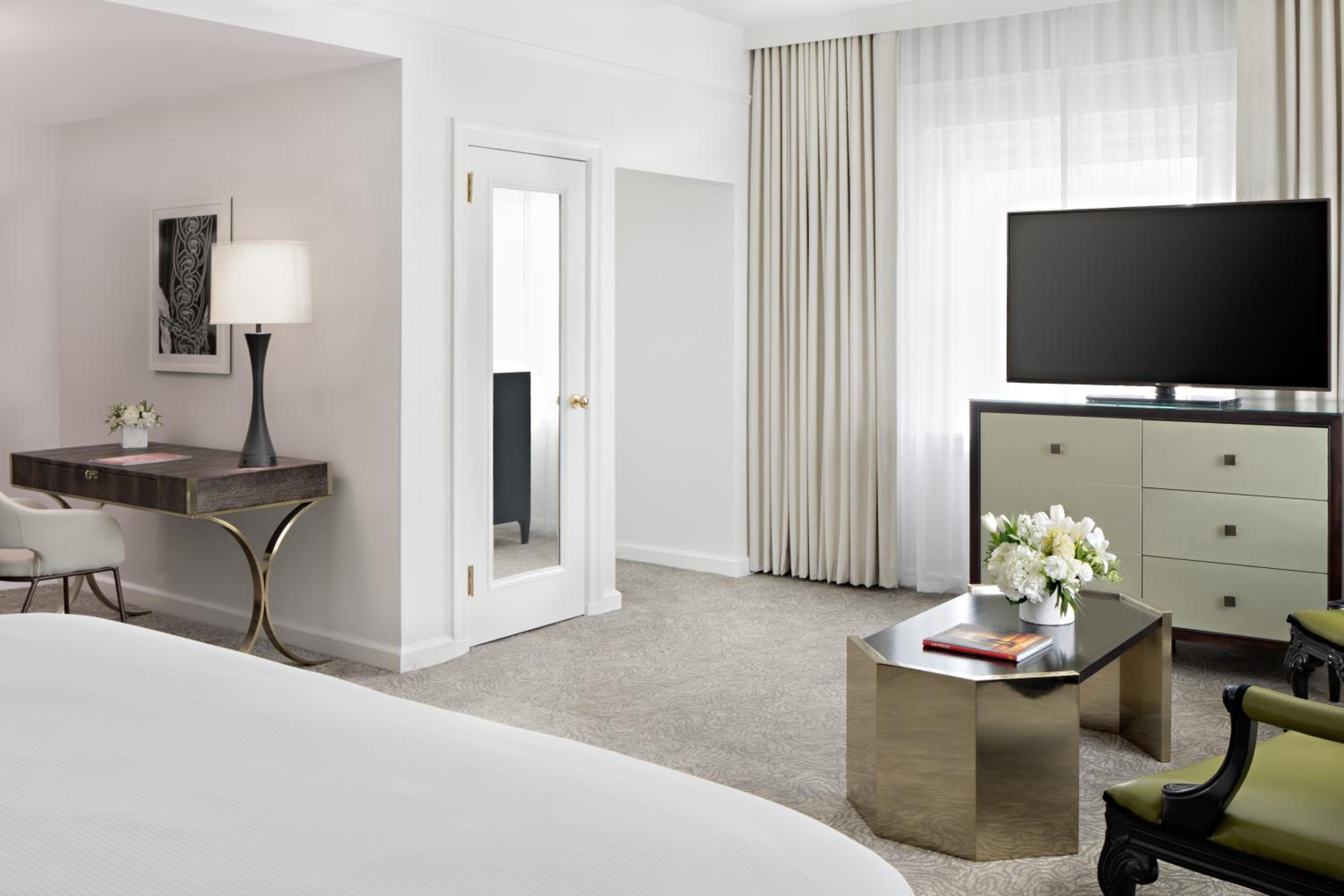 Superior King Room - Photo 3