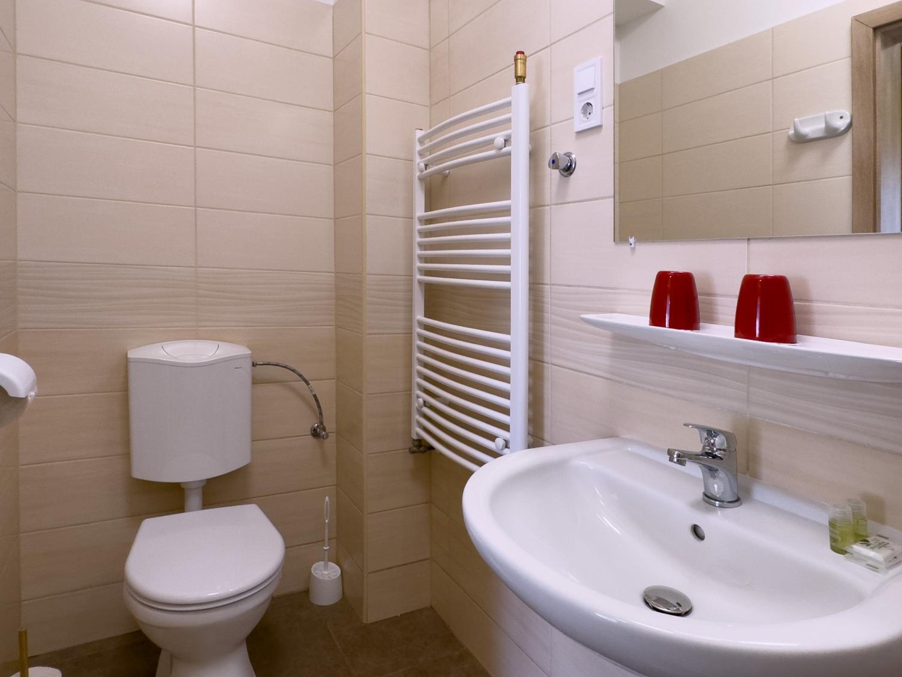Double Room with Extra Bed - Photo 7