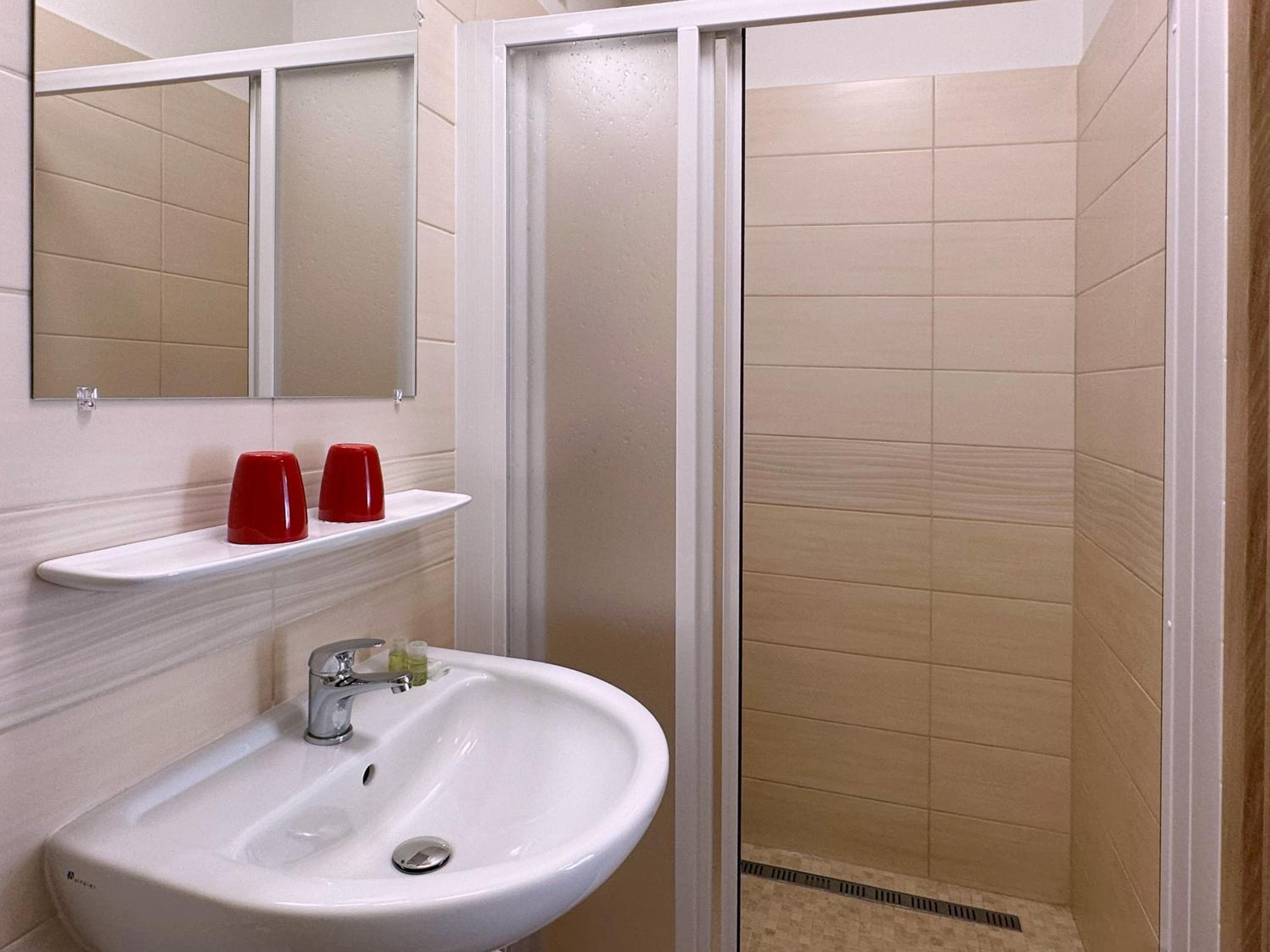 Double Room with Extra Bed - Photo 8