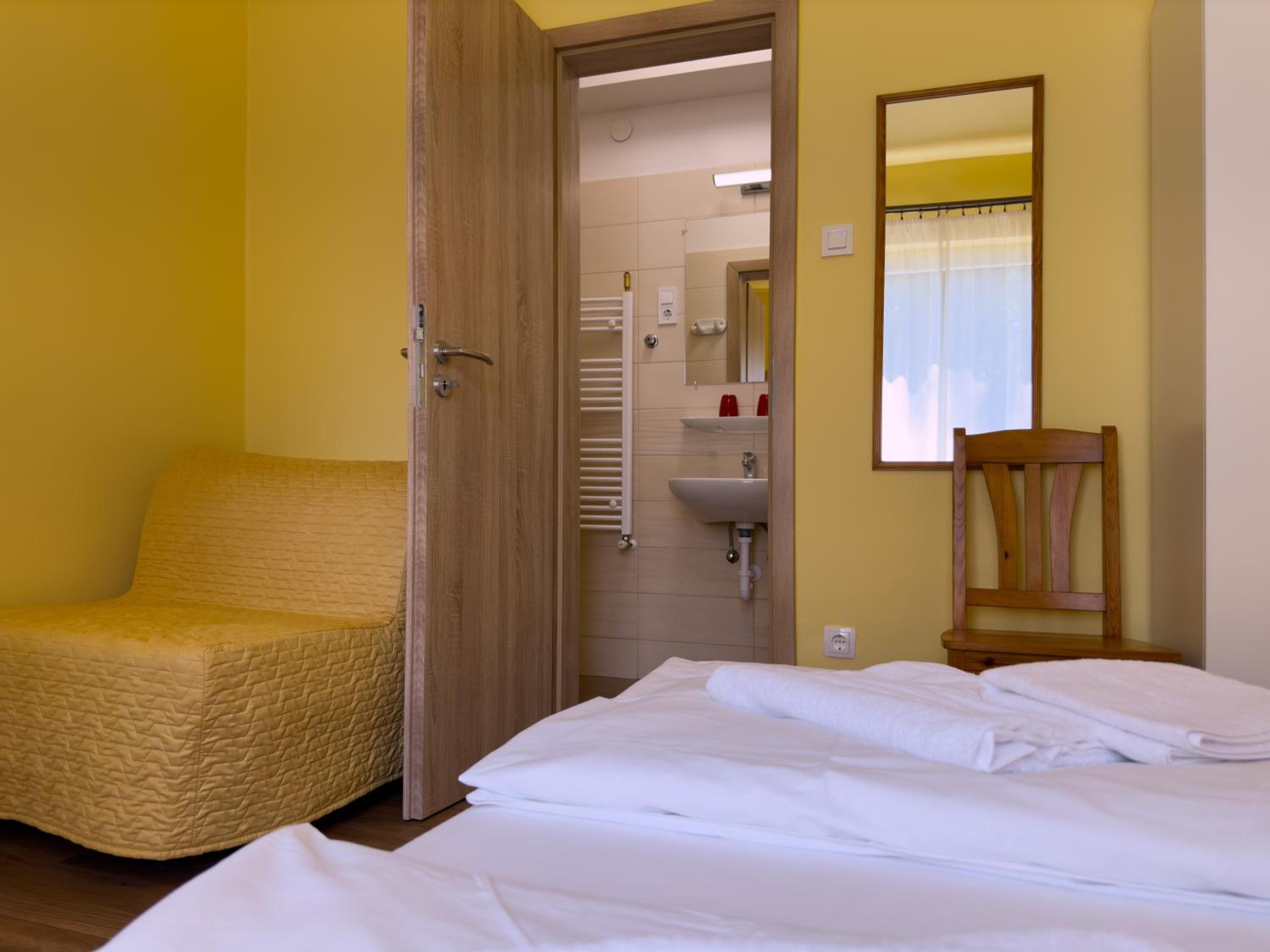 Double Room with Extra Bed - Photo 6