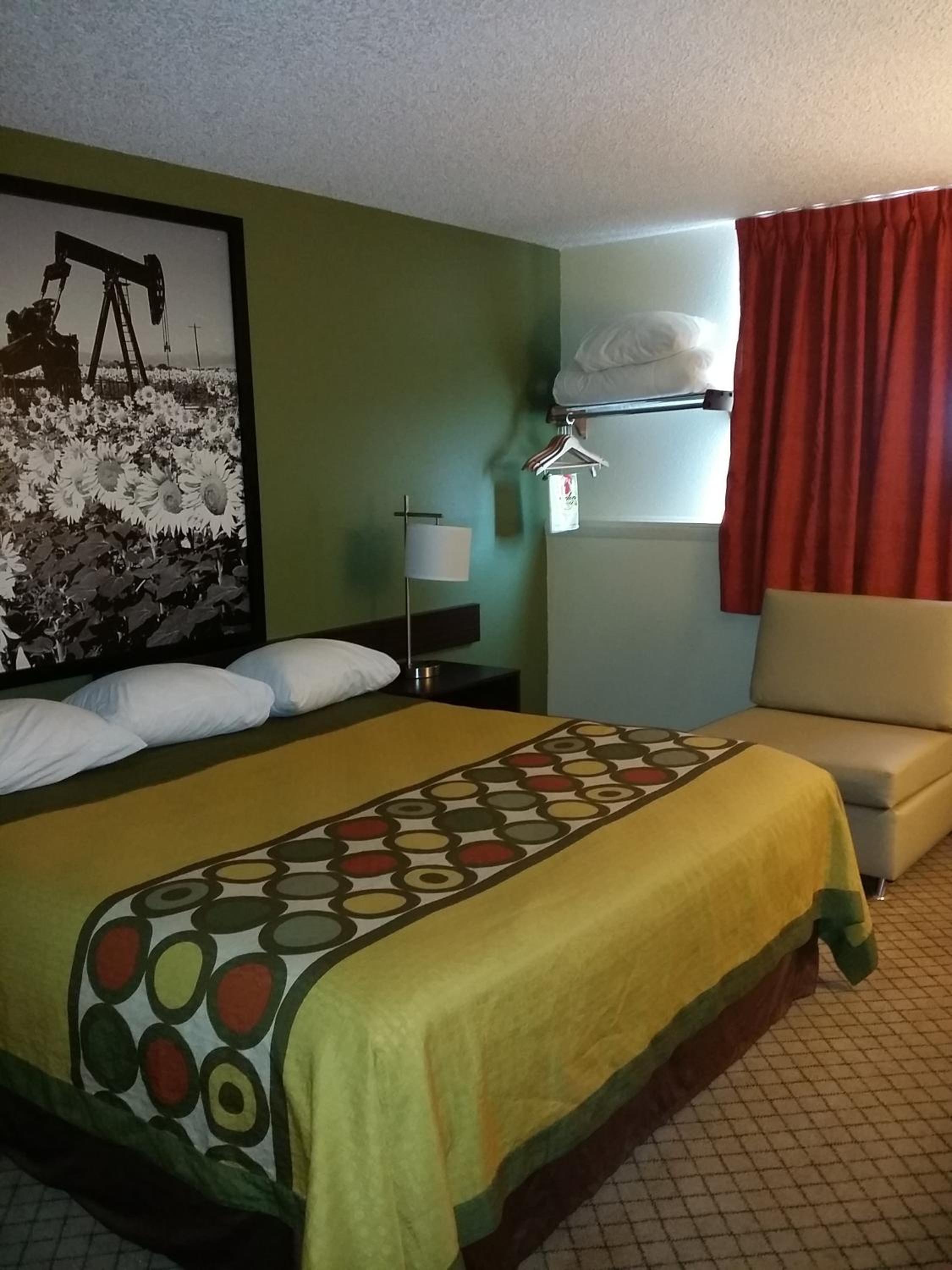 King Room - Mobility Access/Non-Smoking - Photo 2