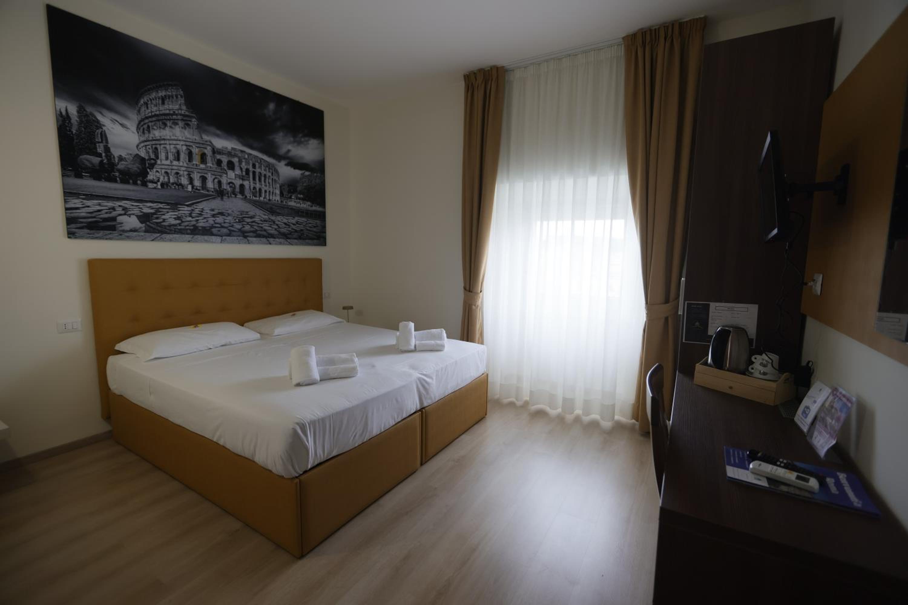 Deluxe Double or Twin Room with City View photo 1