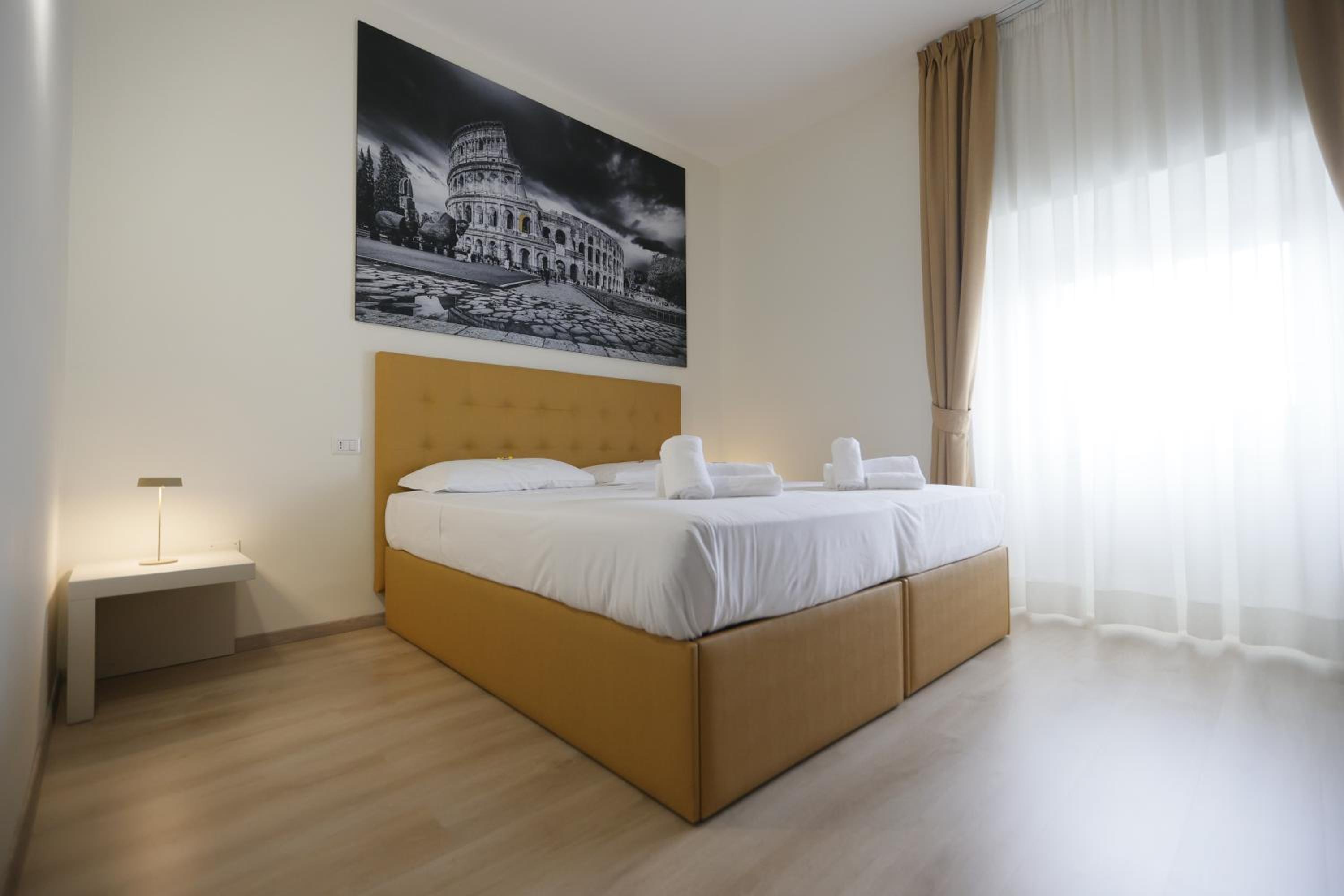 Suite with City View photo 3