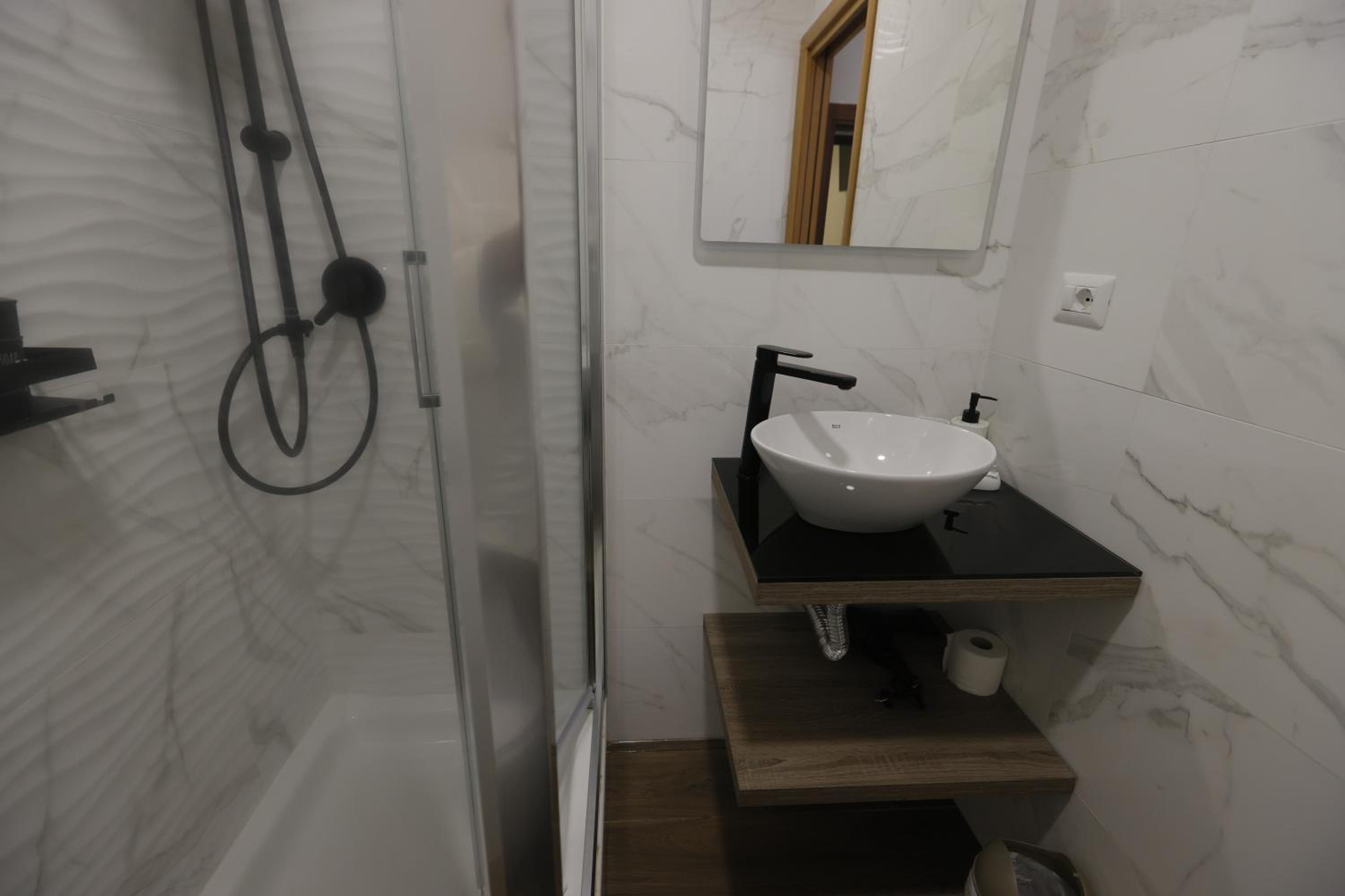 Double or Twin Room with City View photo 3