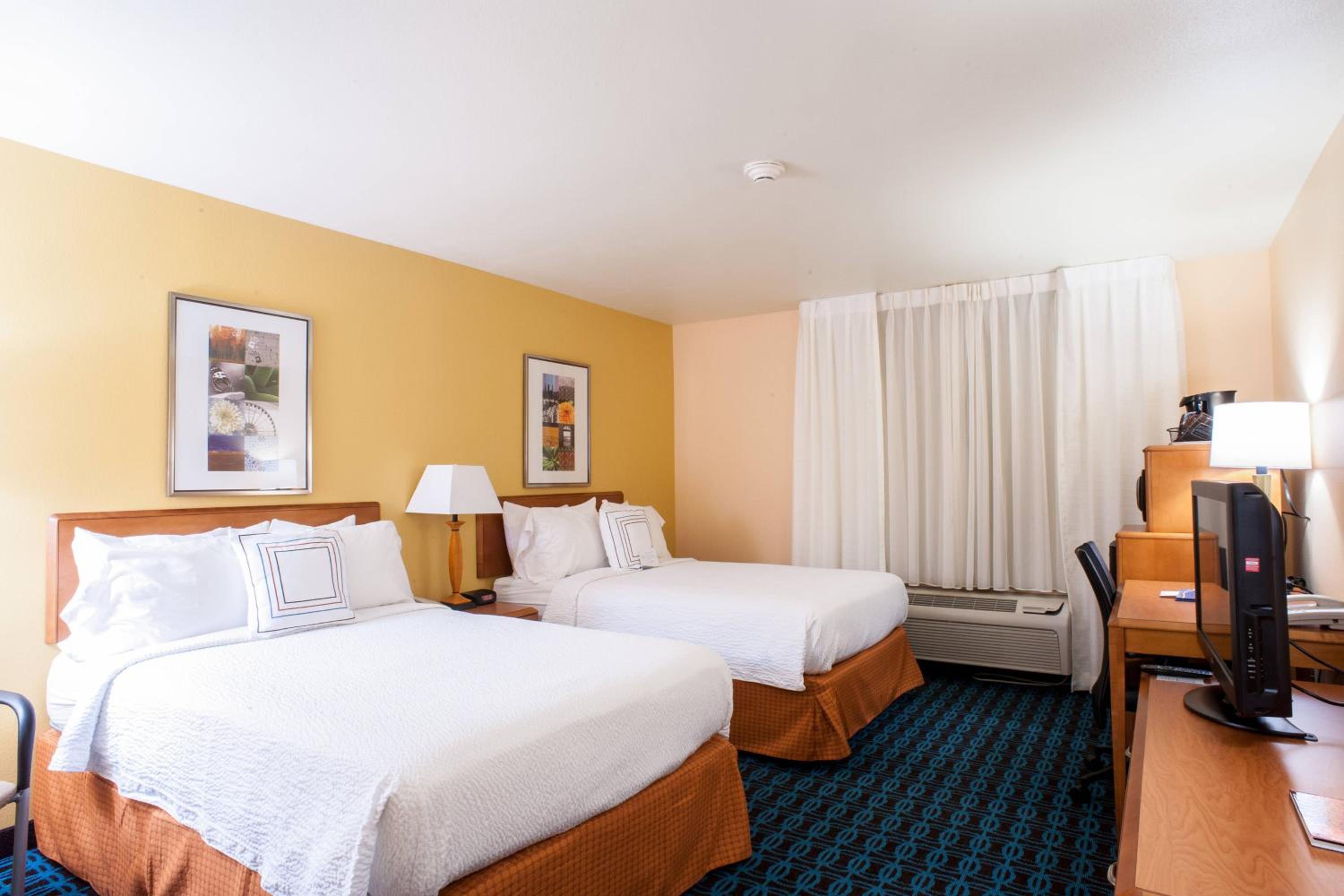 Double Room with Two Double Beds - Photo 1