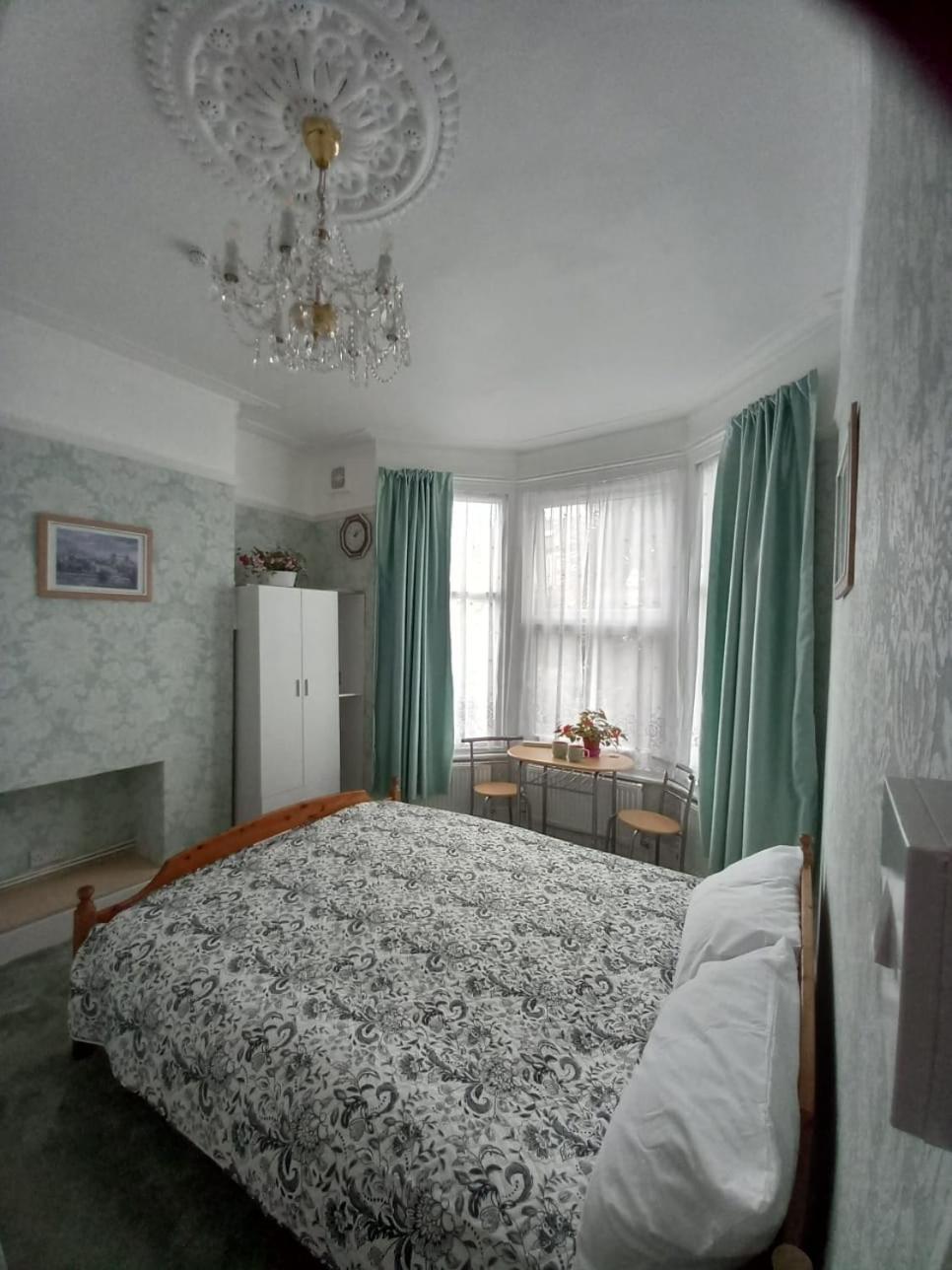 Double Room with Private Bathroom photo 1
