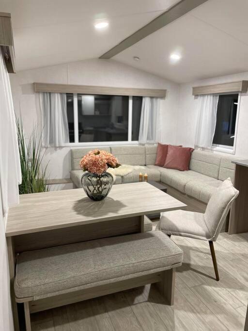 Three-Bedroom House photo 3