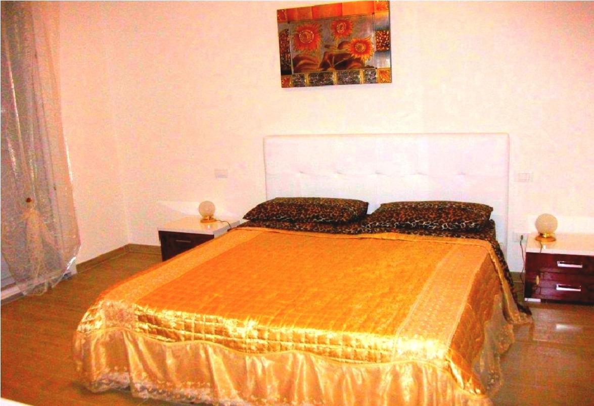 Three-Bedroom House photo 2