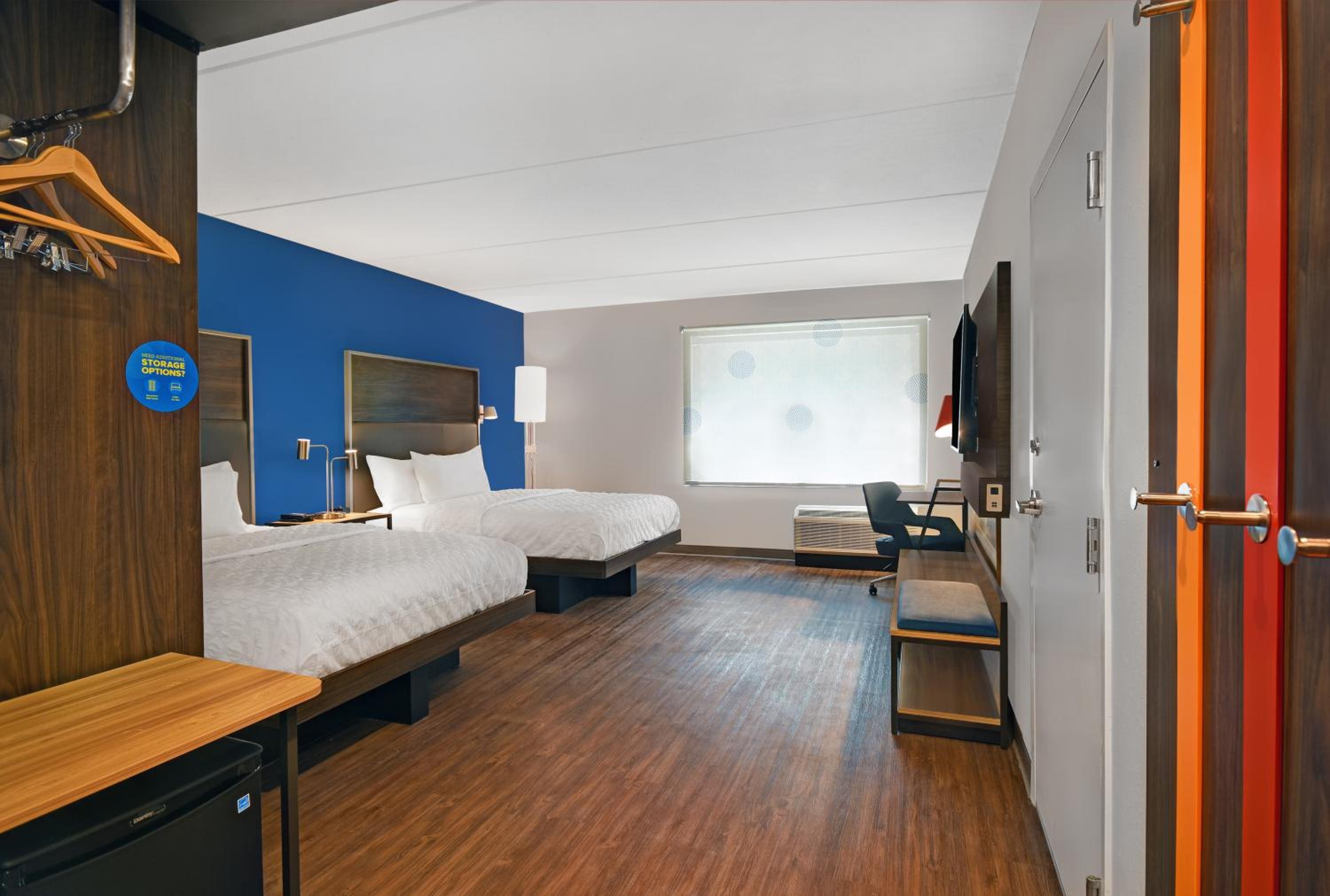 Queen Room with Two Queen Beds and Bath Tub - Mobility Accessible - Photo 3