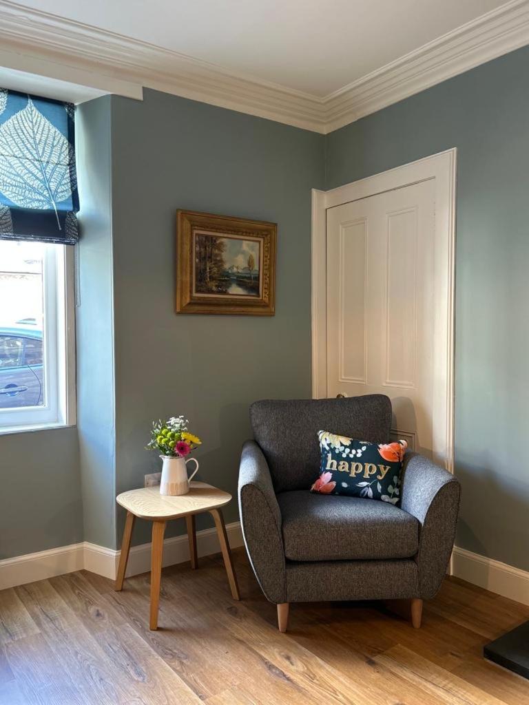 Three-Bedroom House photo 3