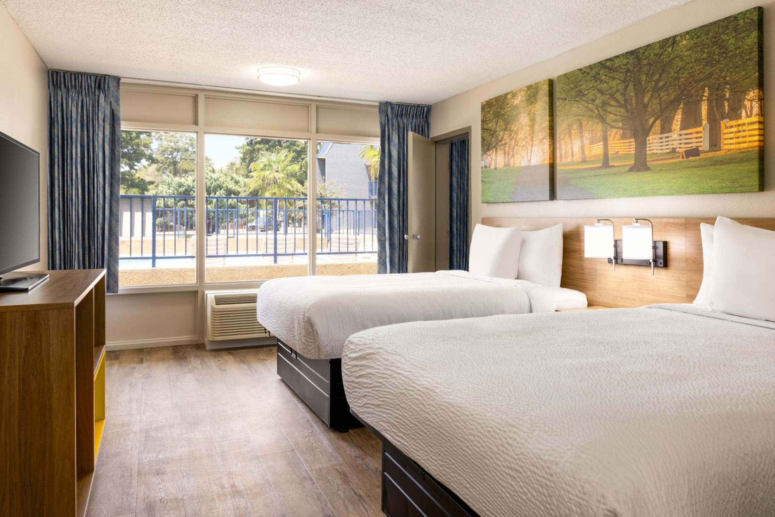 Suite with Two Double Beds and Sofa - Non-Smoking