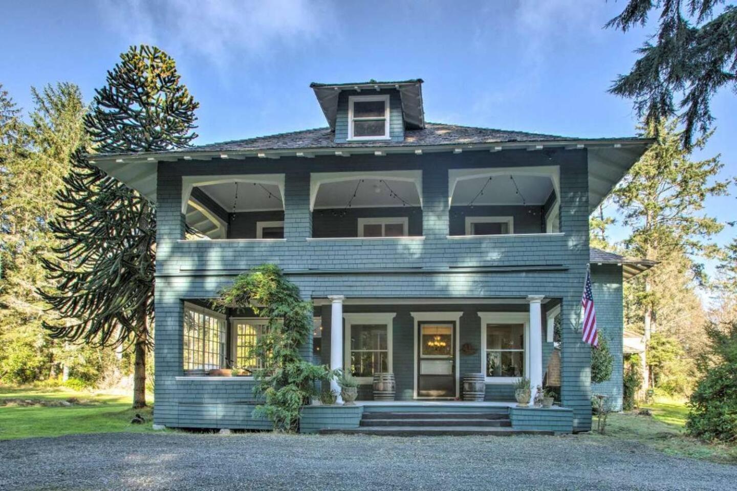 Villa photo 2