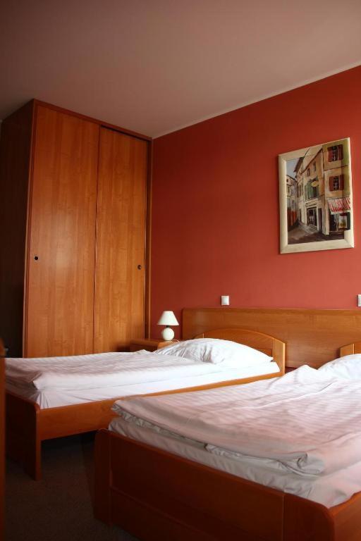 Twin Room with Balcony - Photo 1