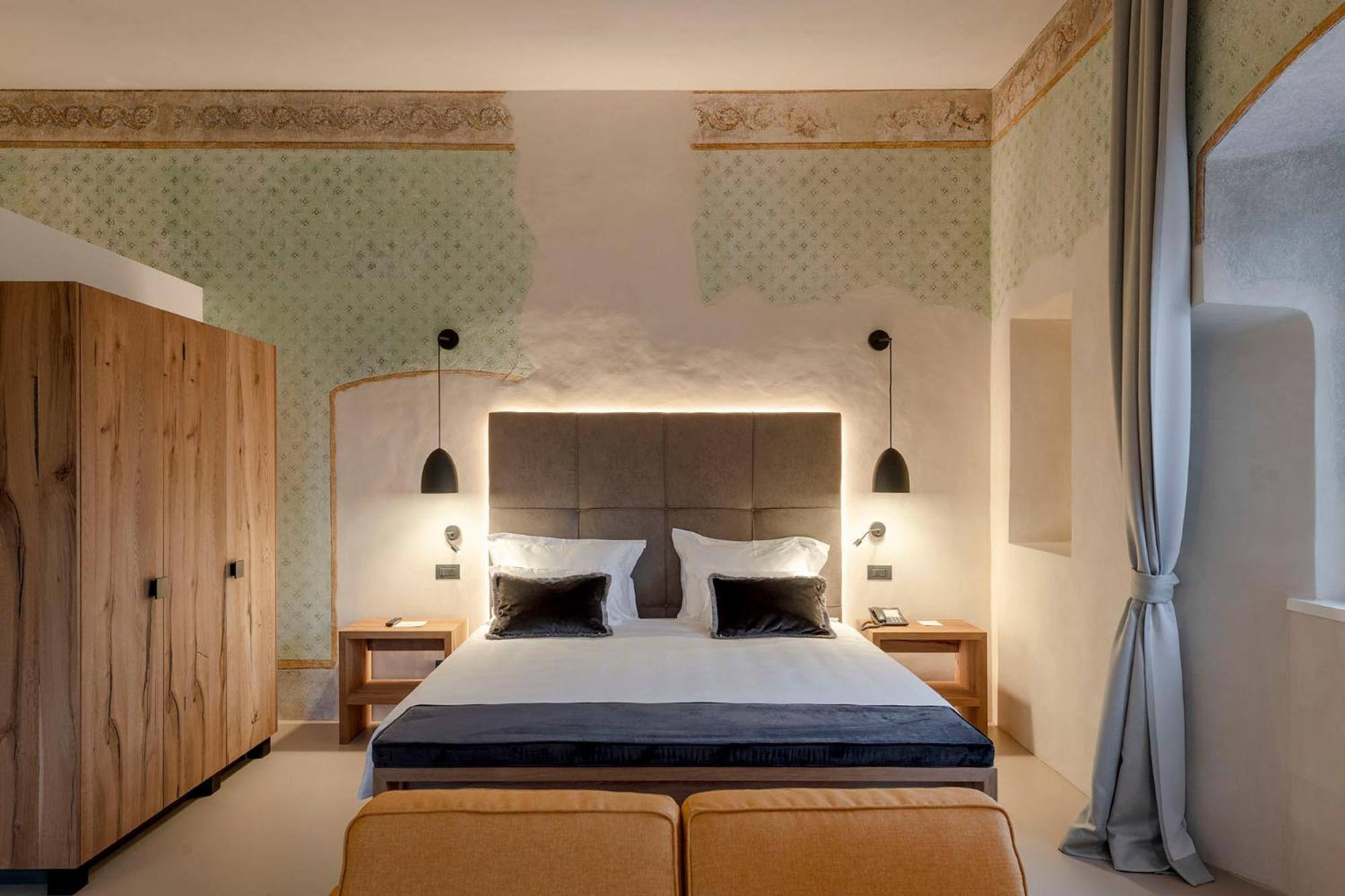 Deluxe Junior Suite - Photo 3