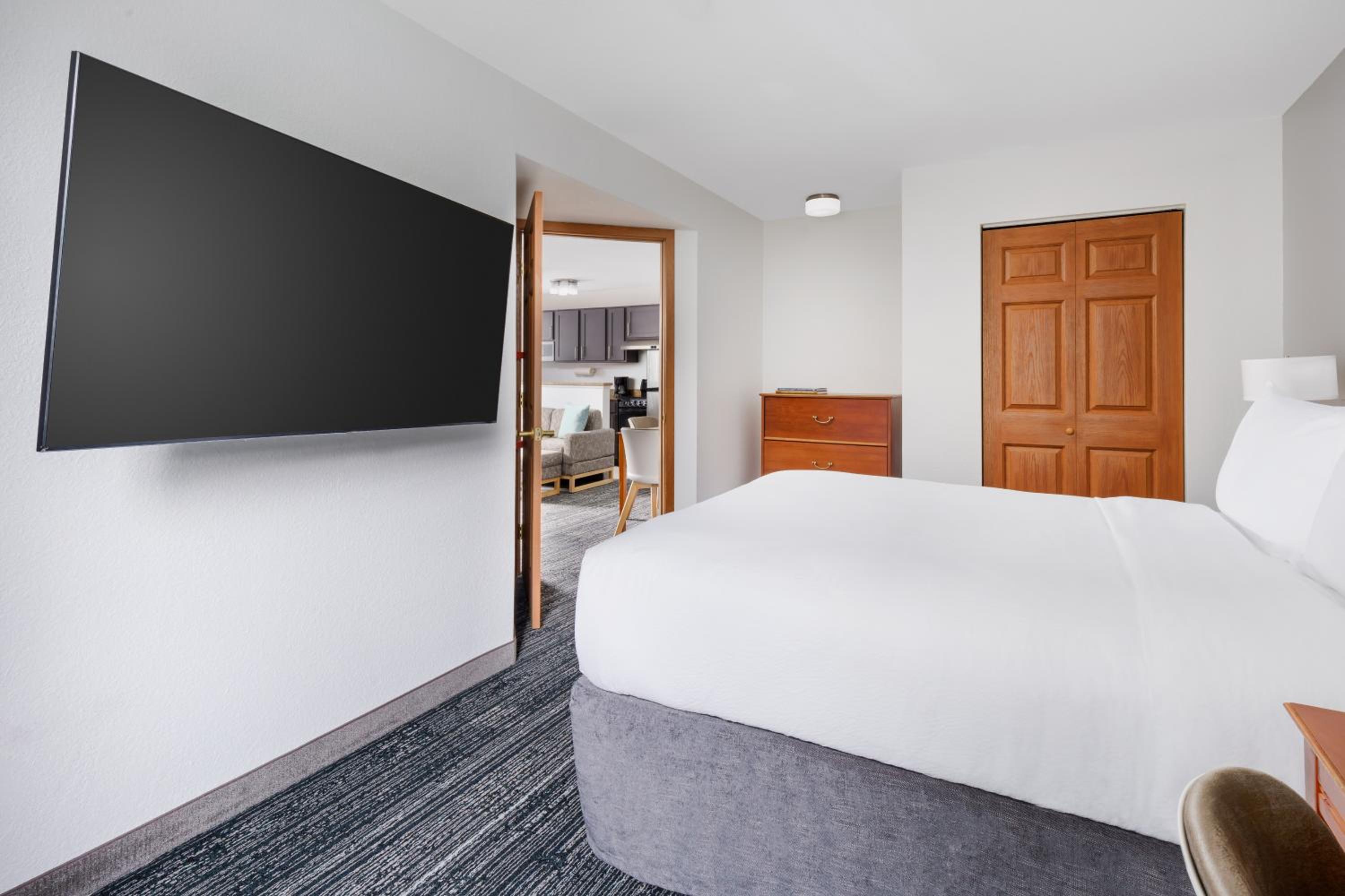 Two-Bedroom Suite with Sofa Bed photo 1