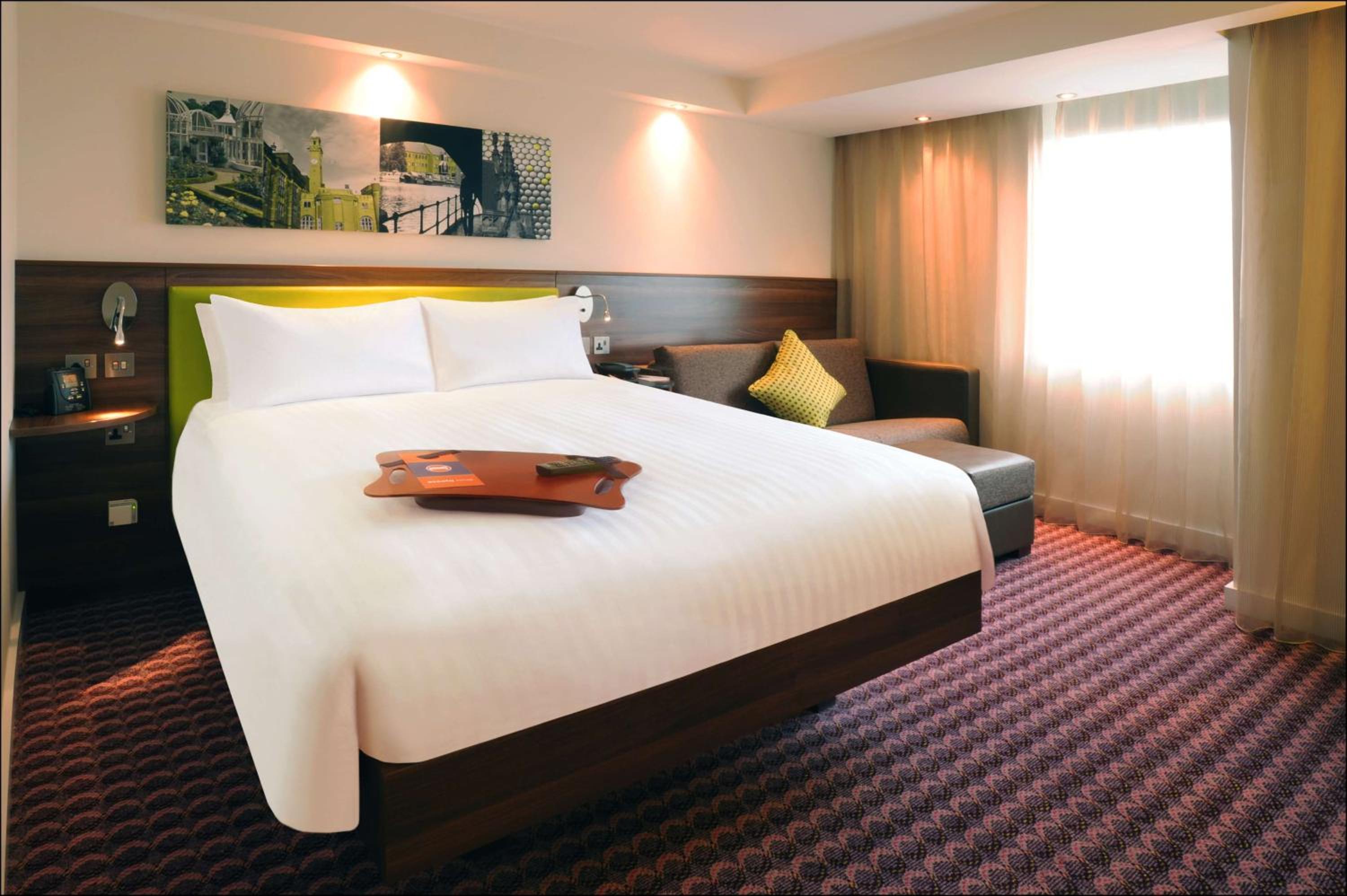 Queen Room - Mobility Accessible - Photo 1