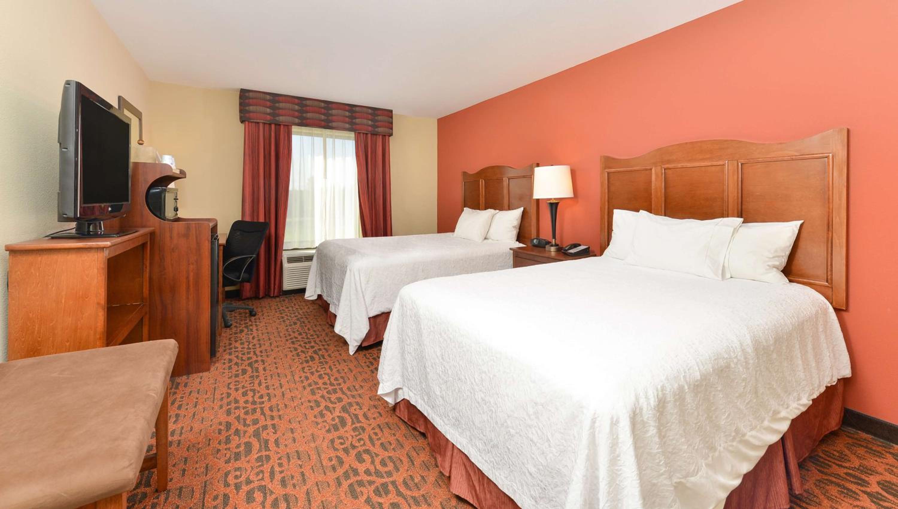 Room with Two Queen Beds - Non-Smoking - Photo 1