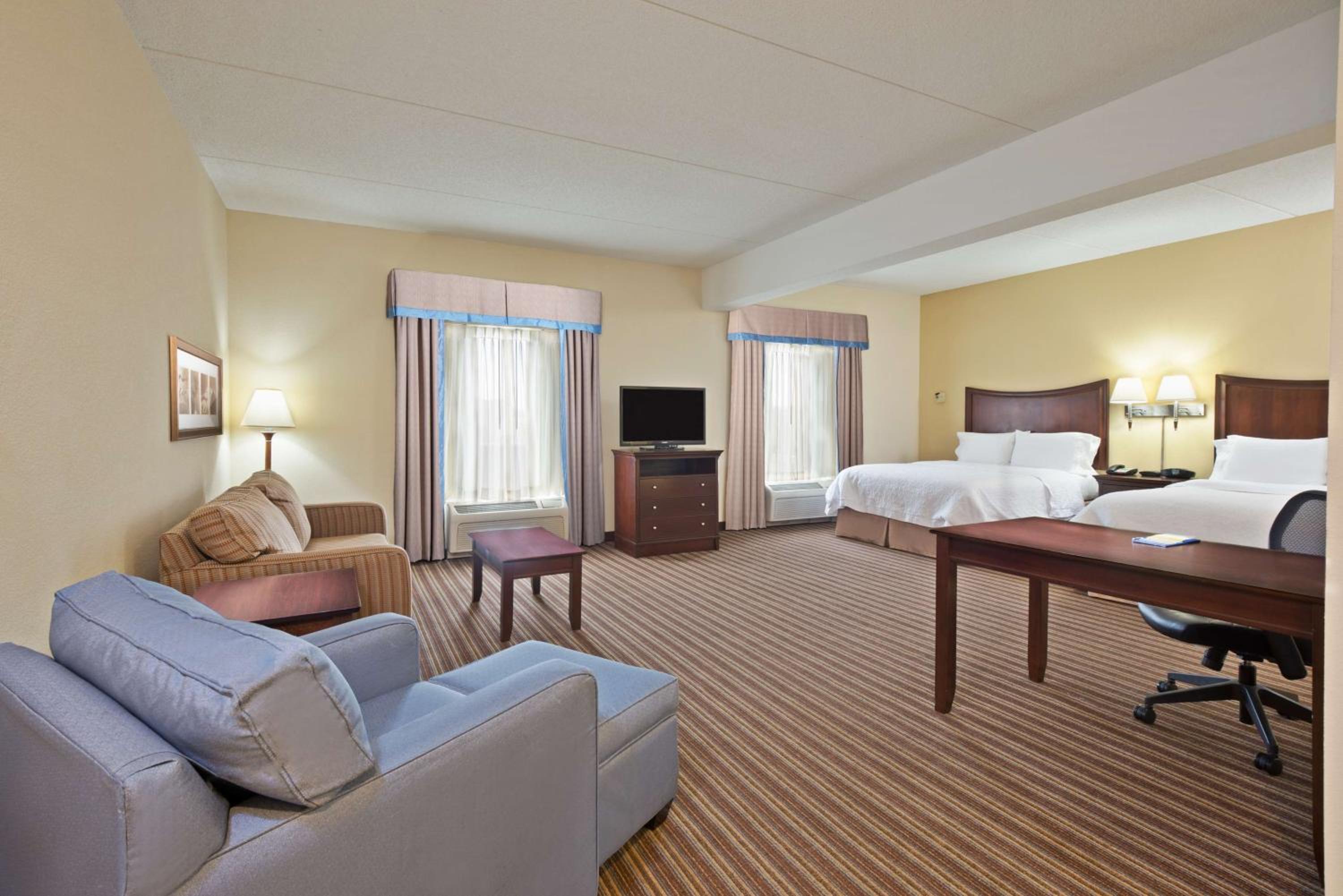 Queen Studio Suite with Two Queen Beds and Sofa Bed - Non-Smoking - Photo 1
