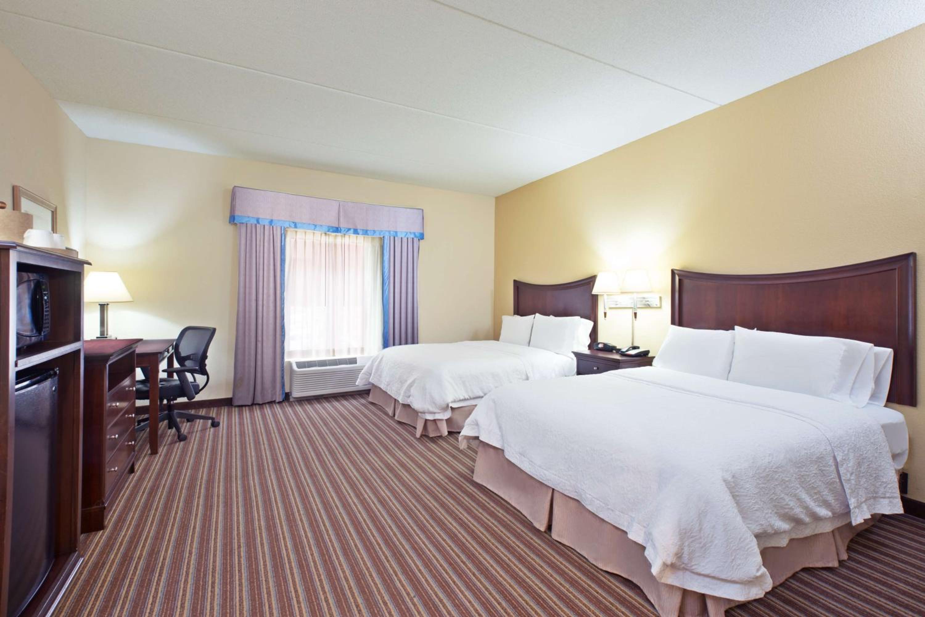 Queen Room with Two Queen Beds - Mobility and Hearing Access/Non-Smoking - Photo 3
