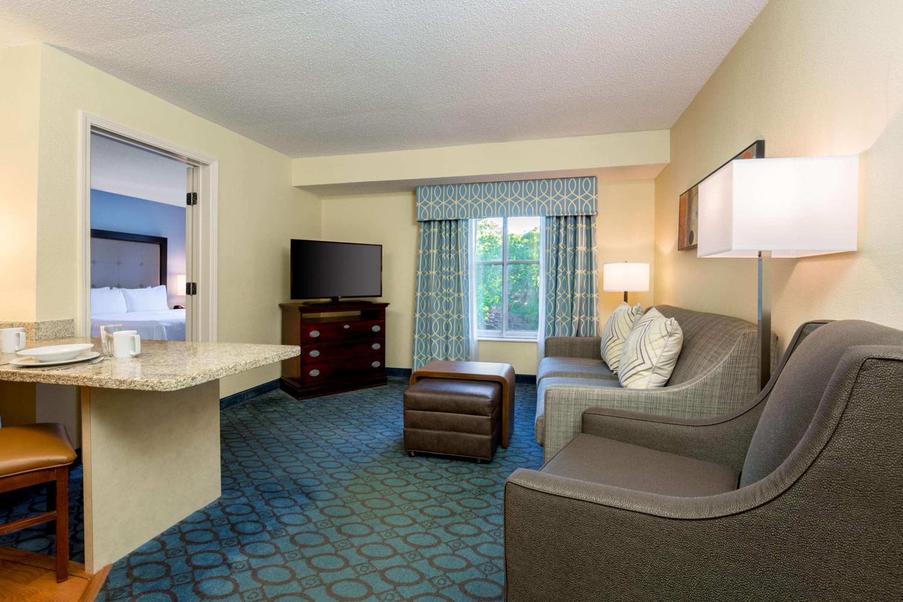 Two-Bedroom Suite - Photo 5