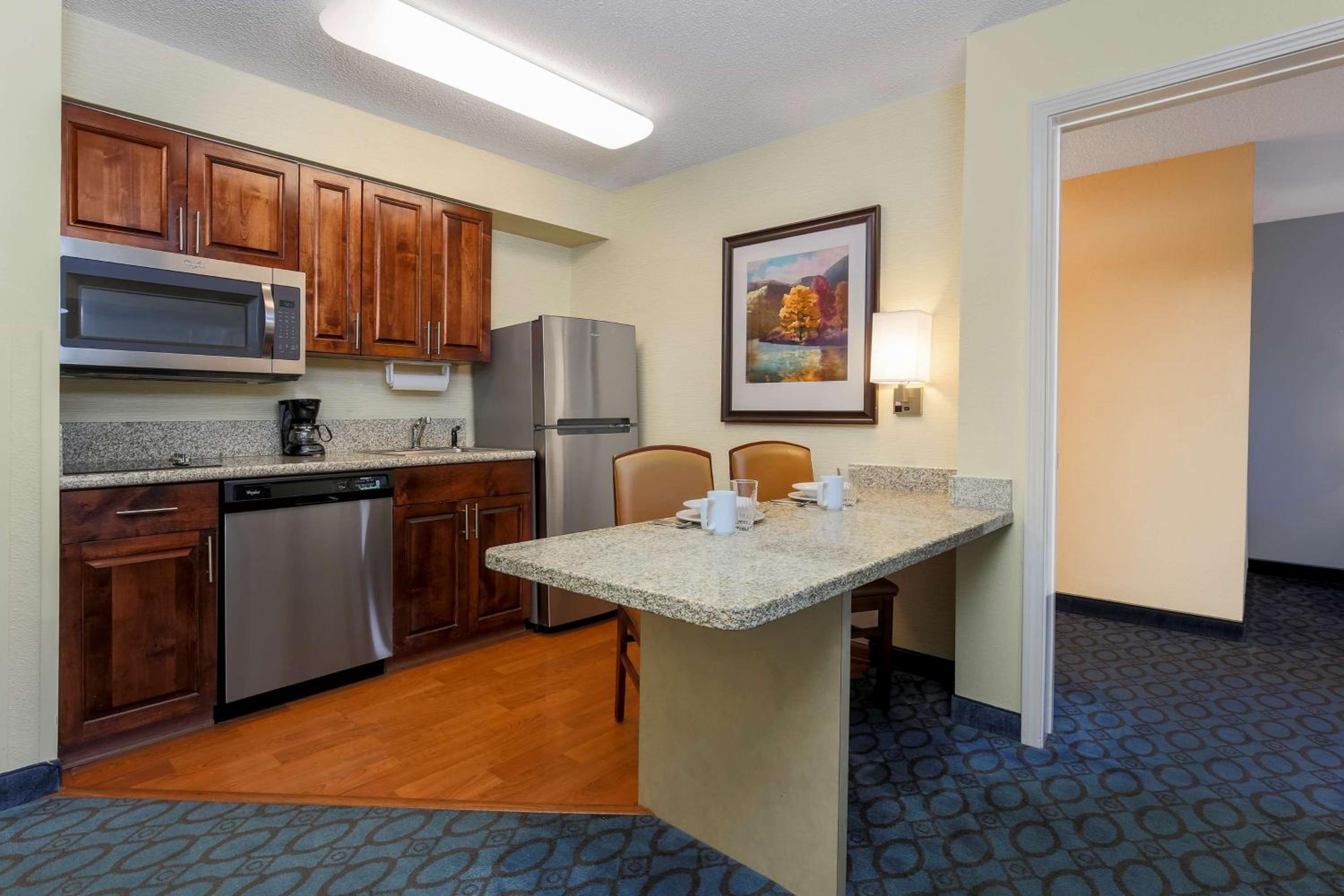 Two-Bedroom Suite - Photo 6