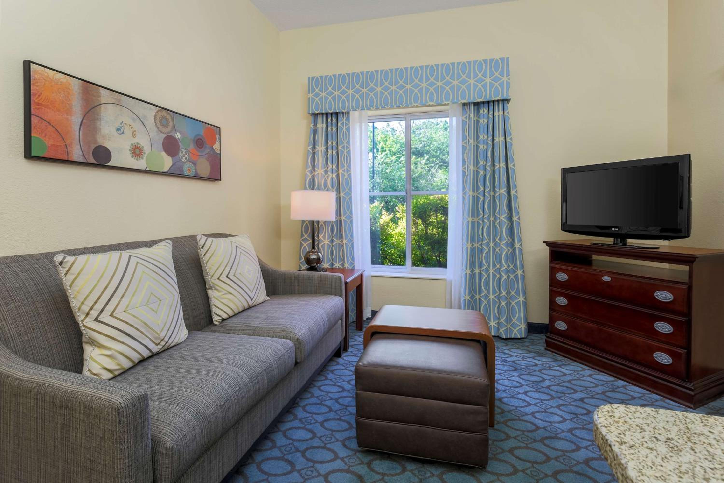One-Bedroom King Suite - Photo 4