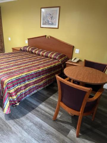King Suite with Spa Bath photo 1