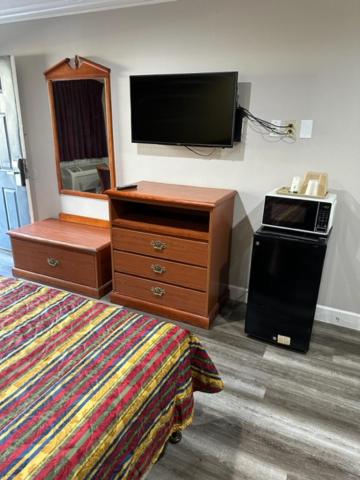 King Suite with Spa Bath photo 3