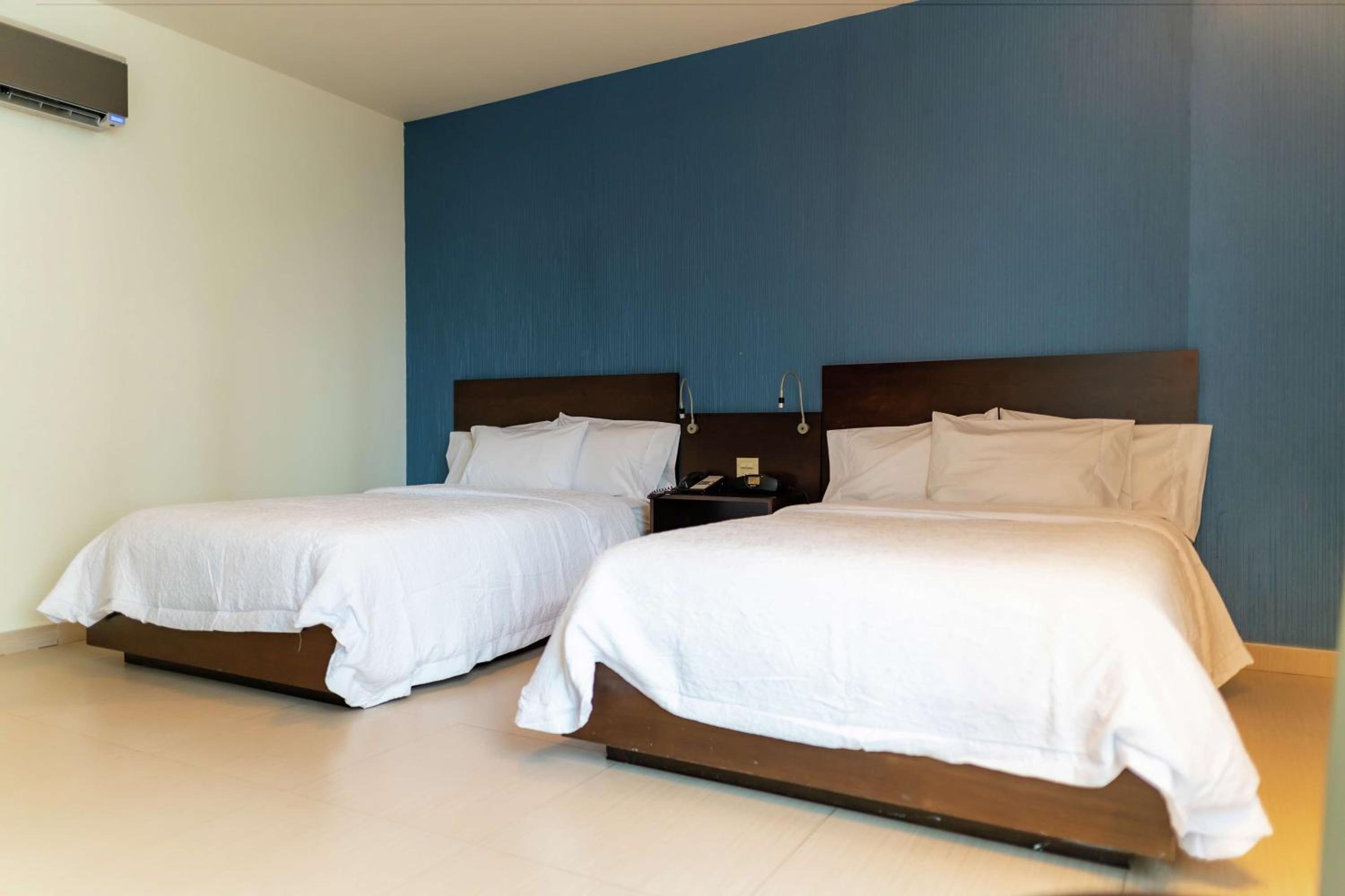 Double Room with Two Double Beds photo 1