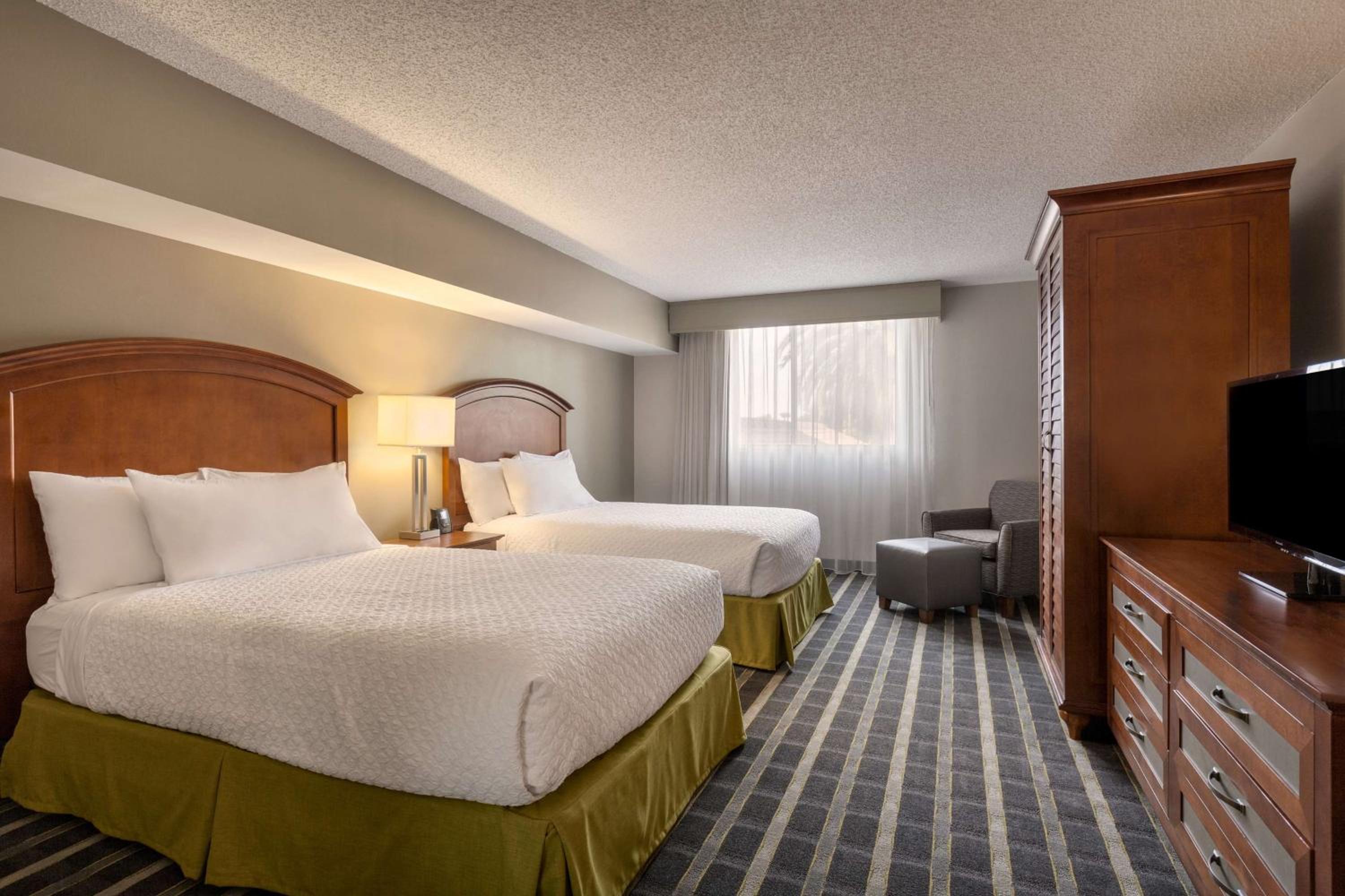 Double Room with Two Double Beds and Boardroom