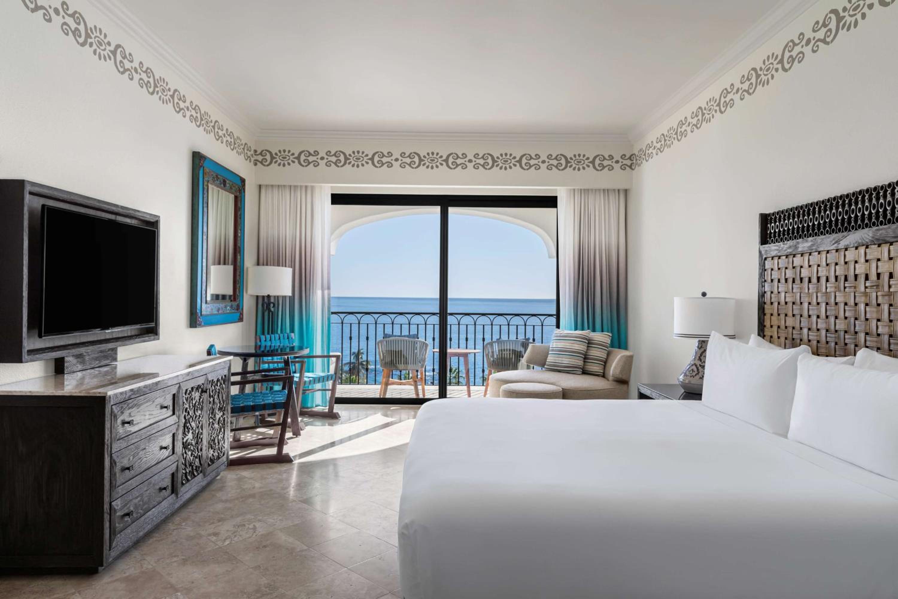 Premier King Suite with Ocean View - Photo 5
