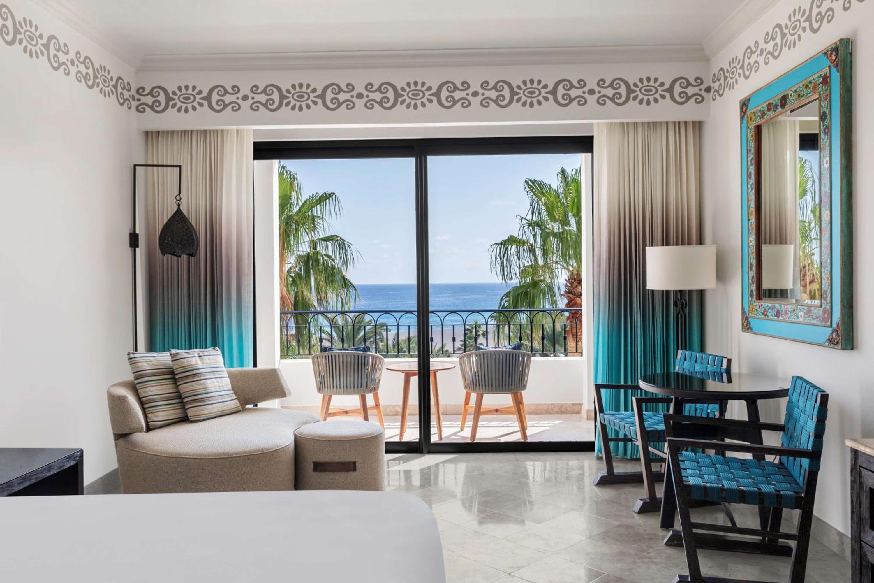 Deluxe King Room with Ocean View - Photo 5