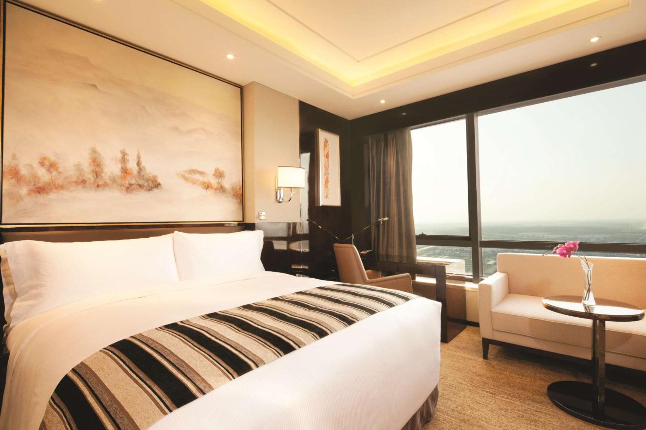 Deluxe King Room with Lake View