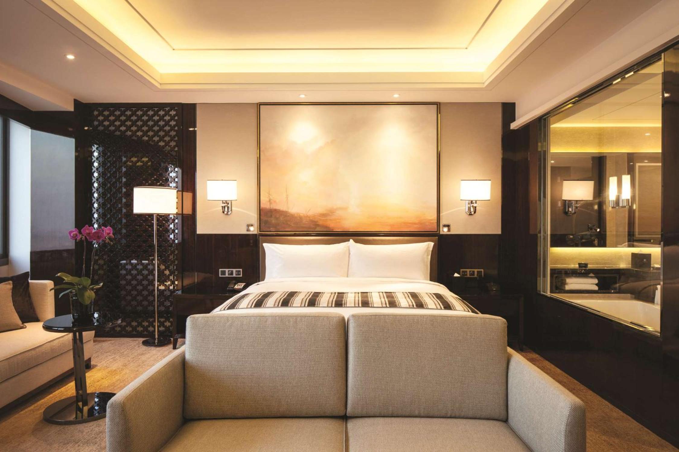 Premium Deluxe King Room with Lake View